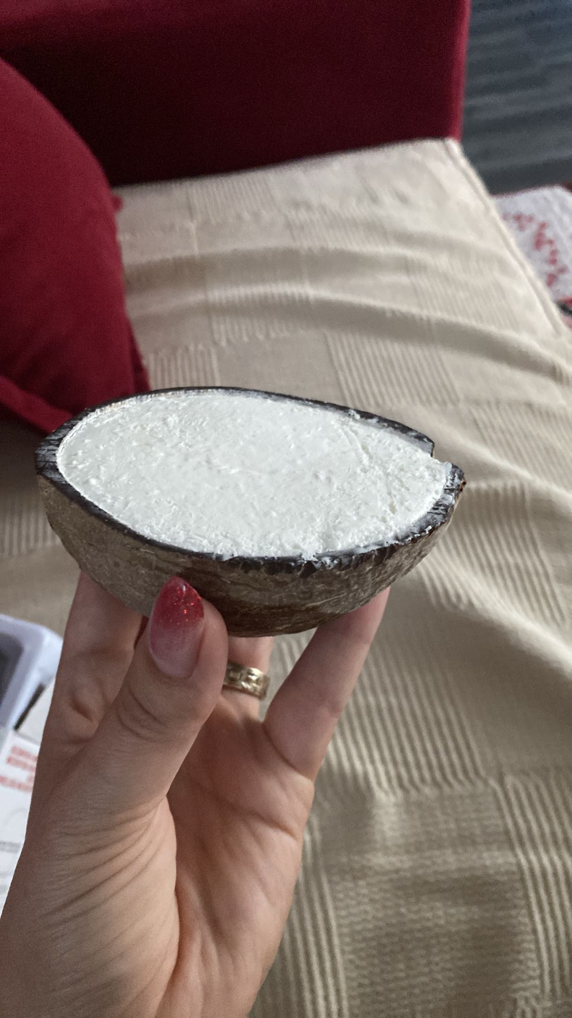 Jumătate de nucă de cocos