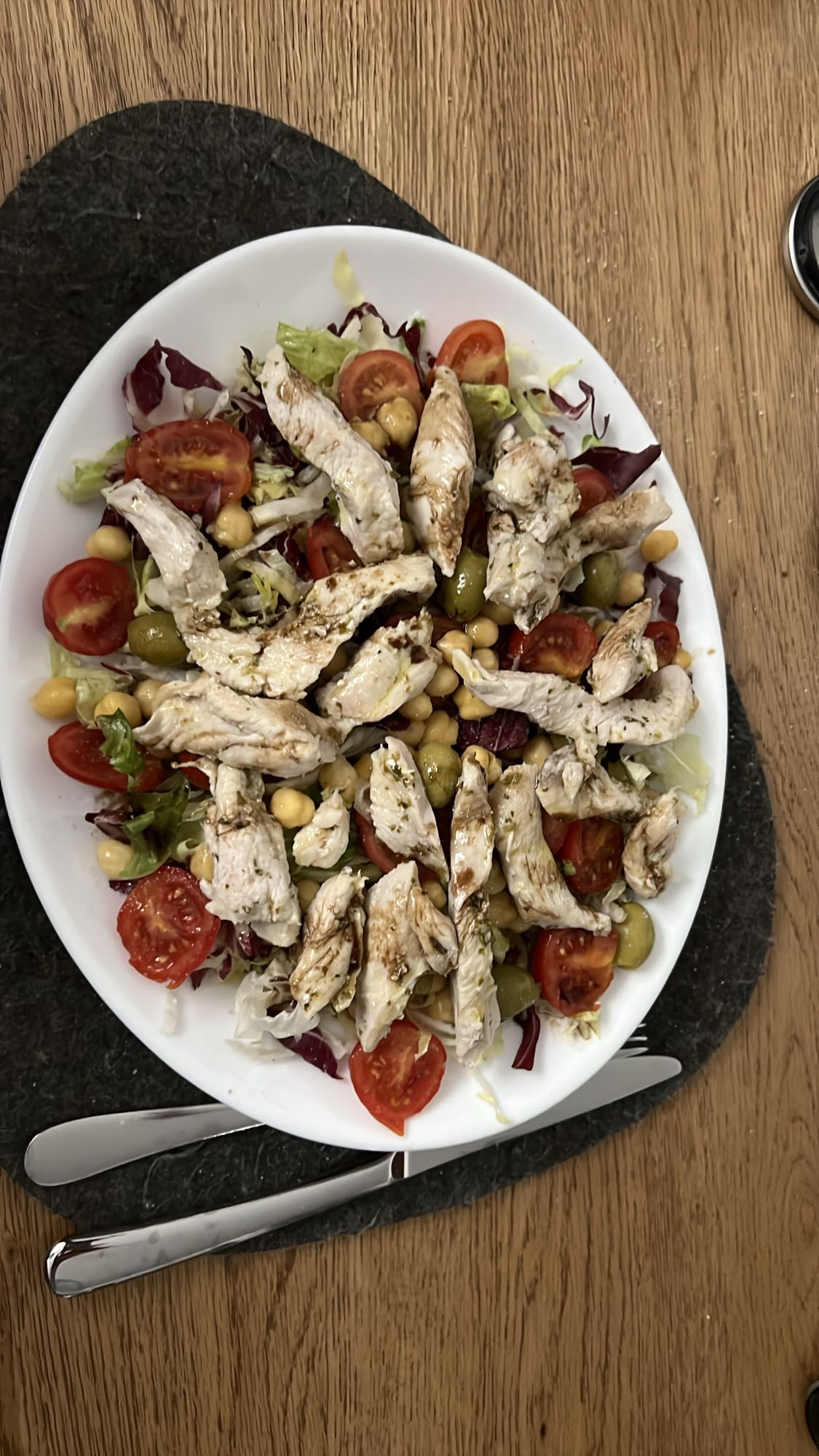 Tavuklu Akdeniz Salata