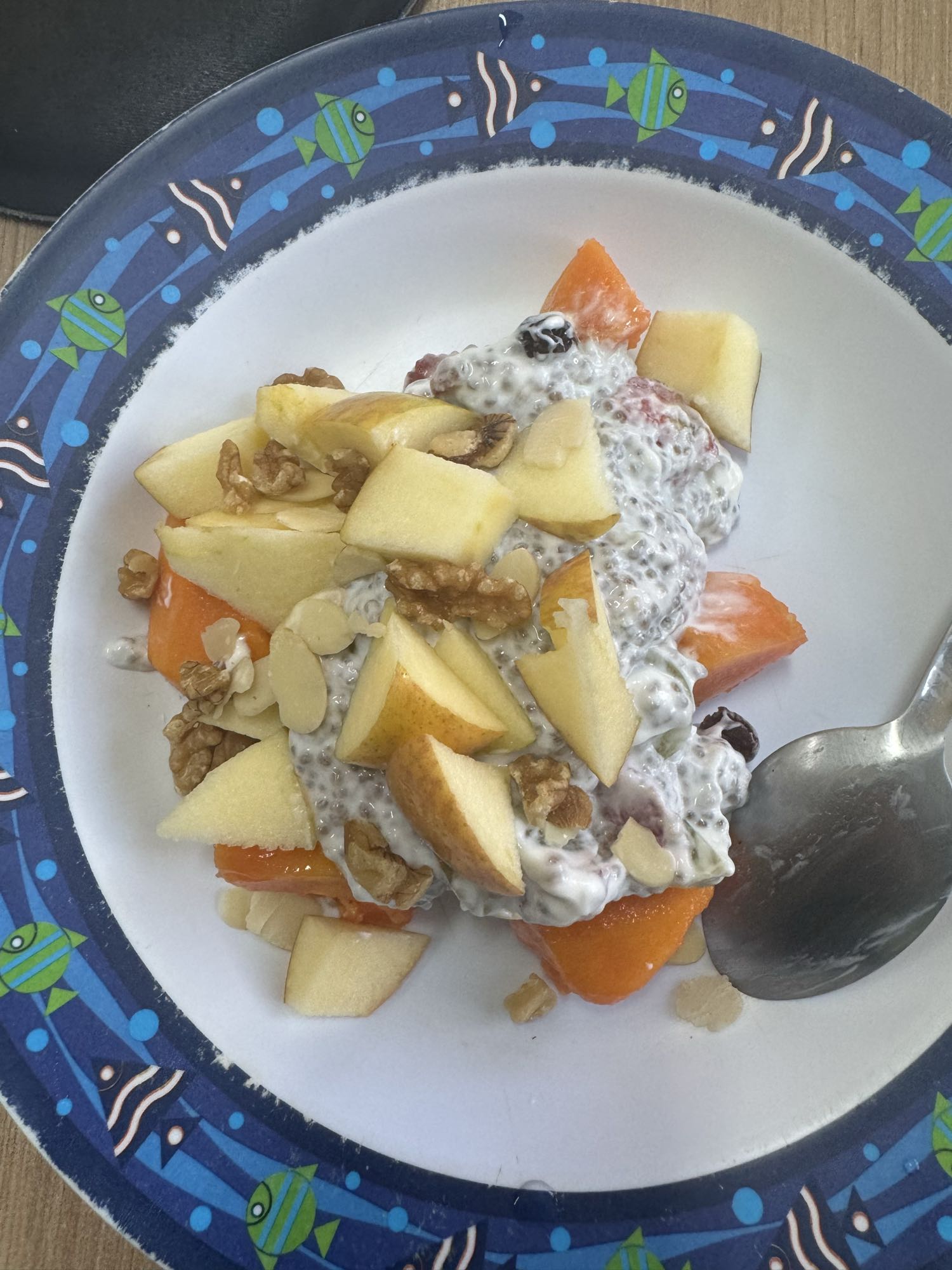 Frutas com chia e nozes