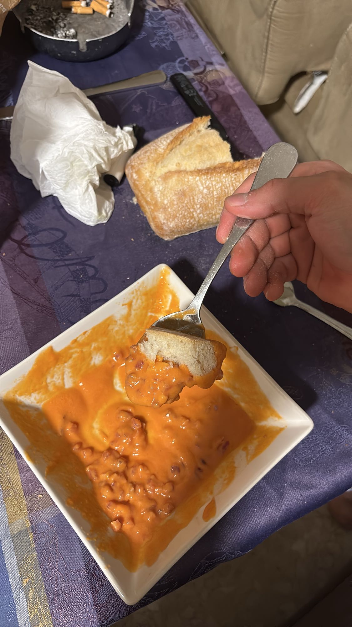 Pan con frijoles en salsa