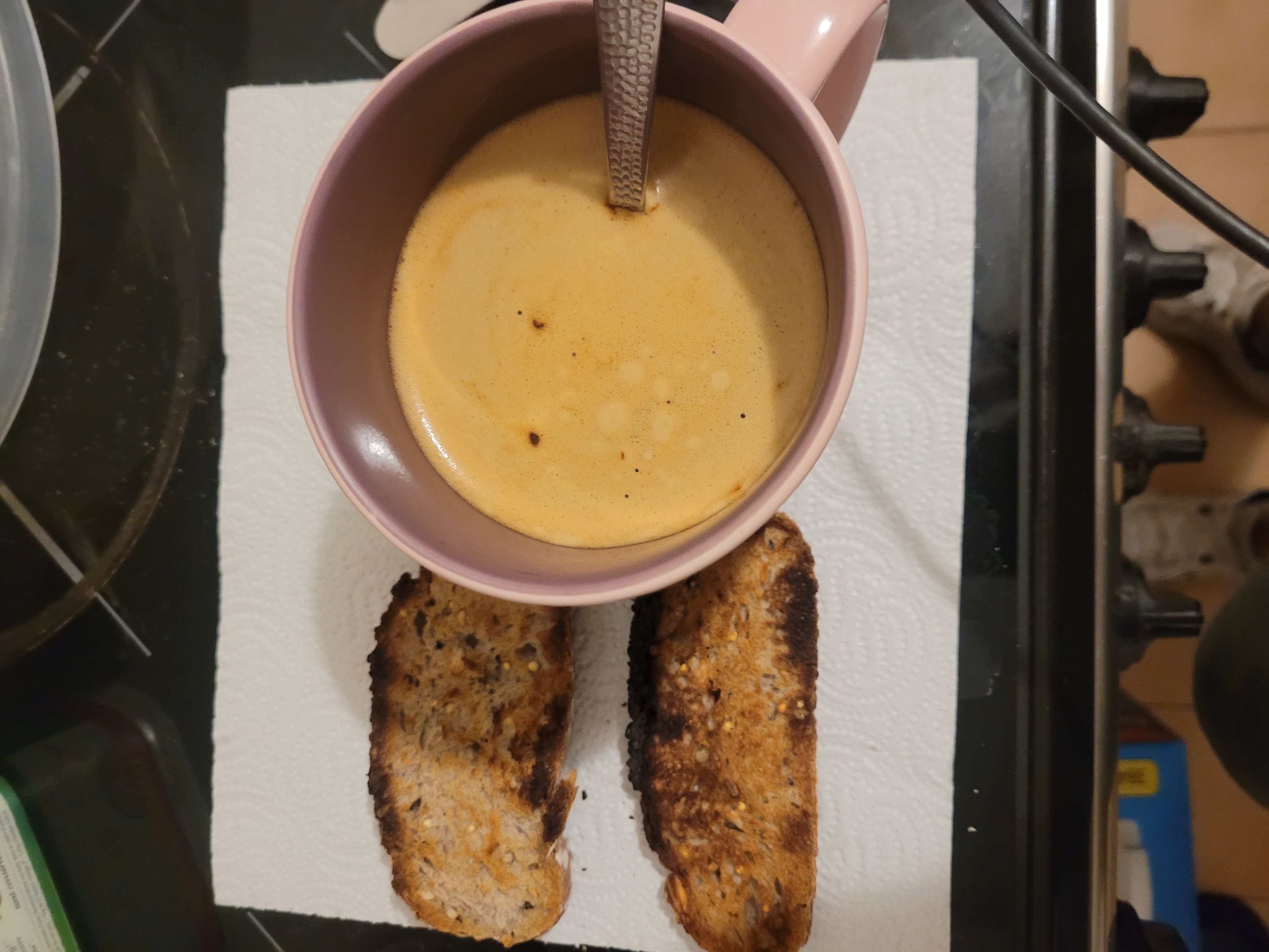 Café et pain grillé