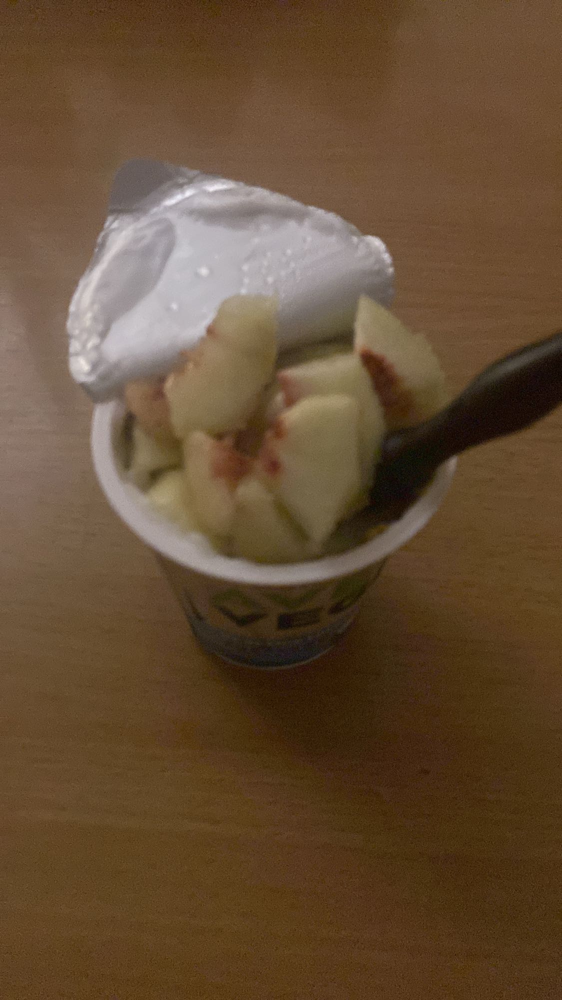 Jogurt z jabłkiem