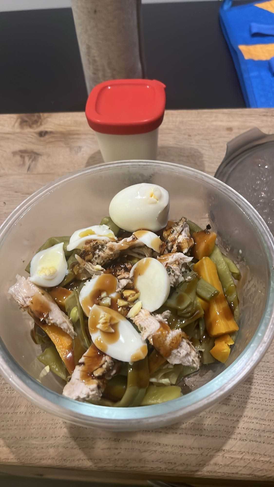 Salade poulet œuf haricots