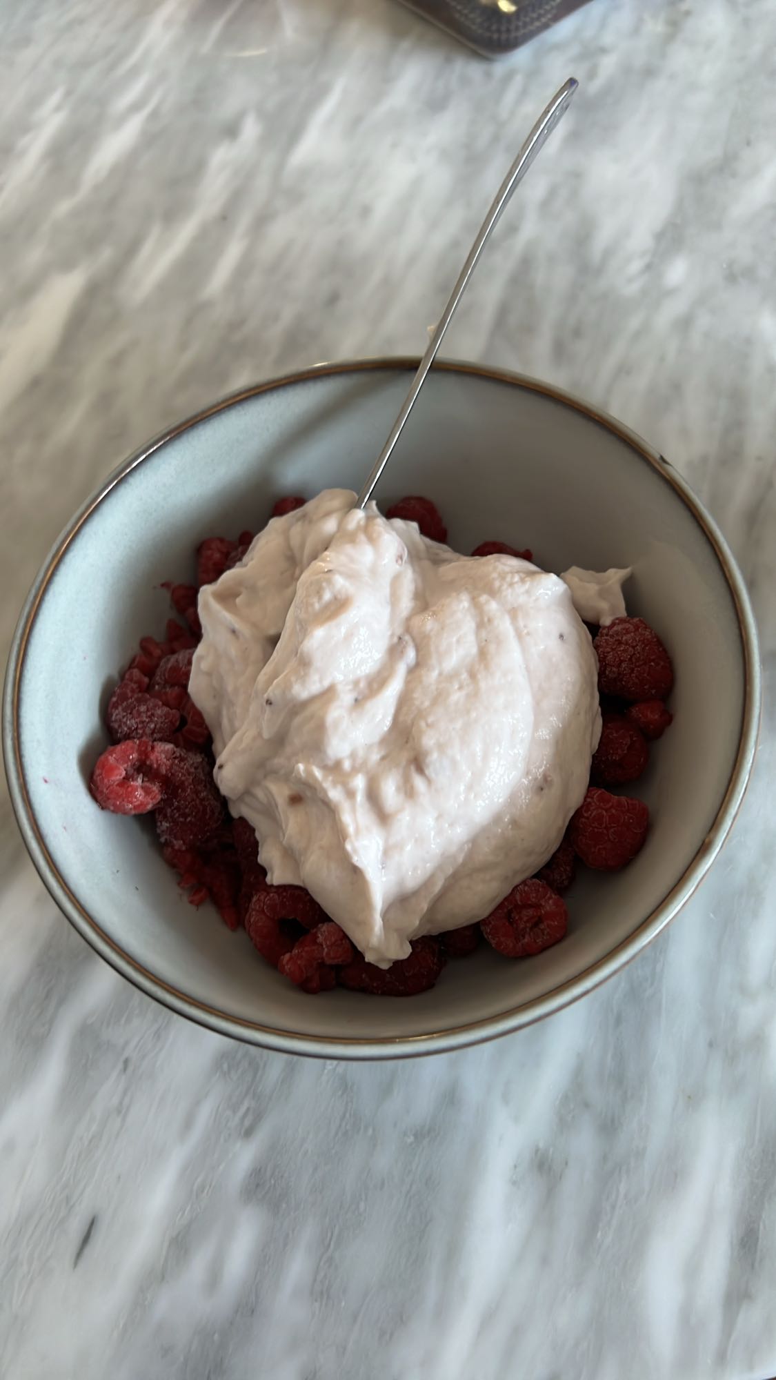 Yoghurt met frambozen