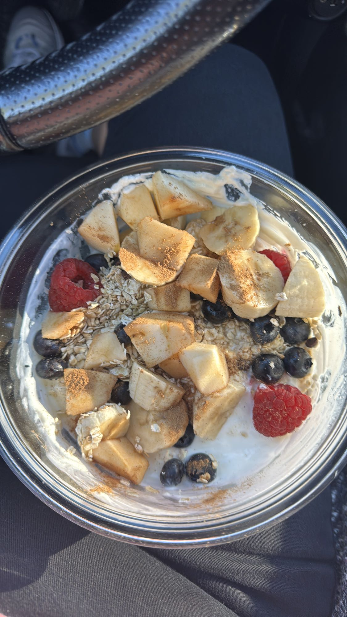 Yoghurt met fruit en havermout