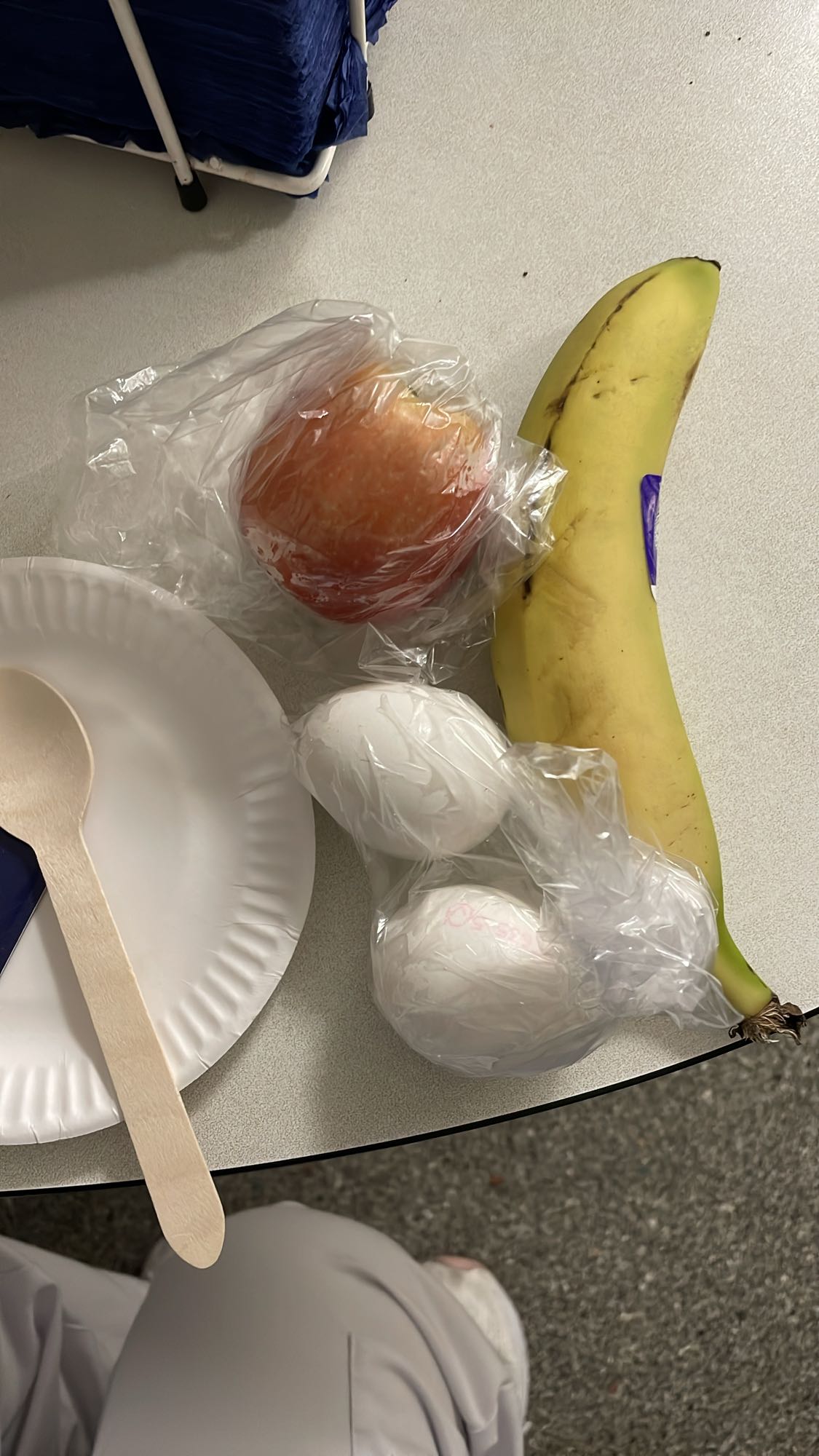 Frukt och kokta ägg