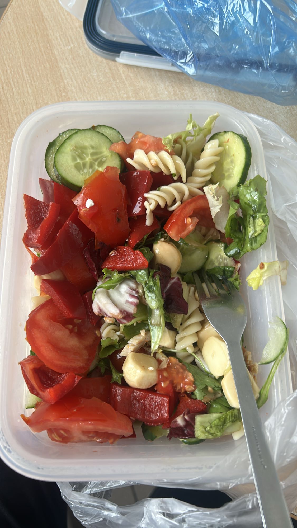 Sałatka z makaronem