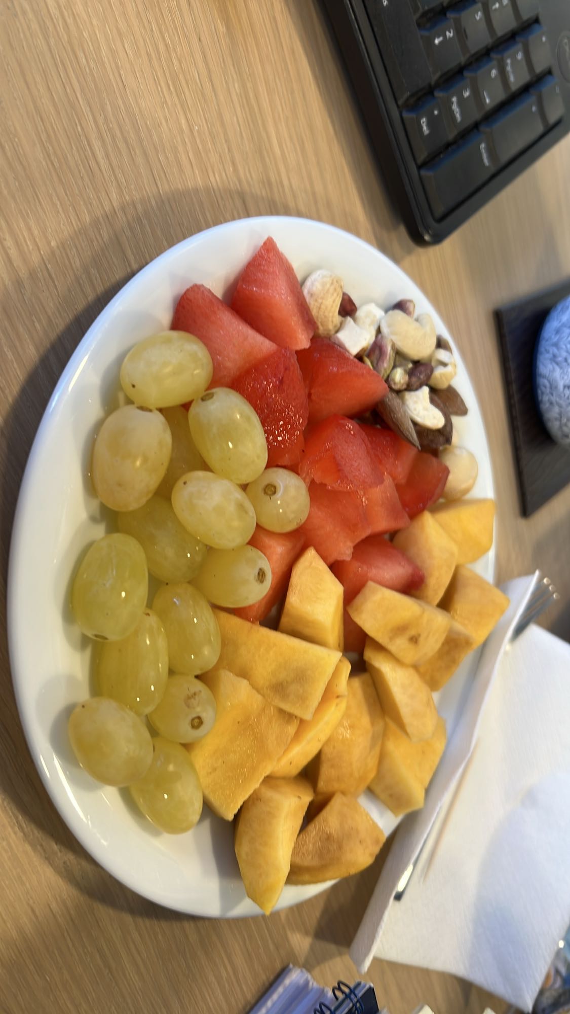 Φρουτοσαλάτα με ξηρούς καρπούς