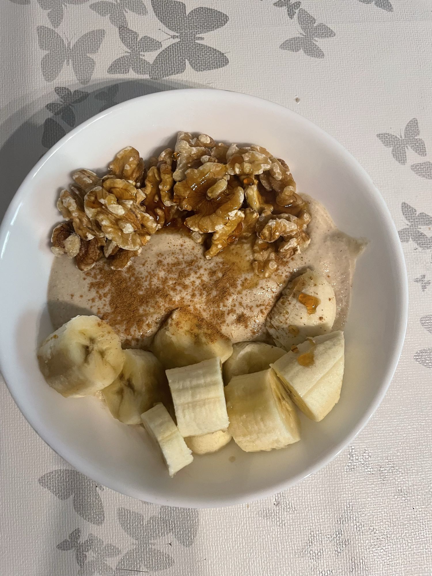 Hafer-Bananen-Walnuss-Frühstück