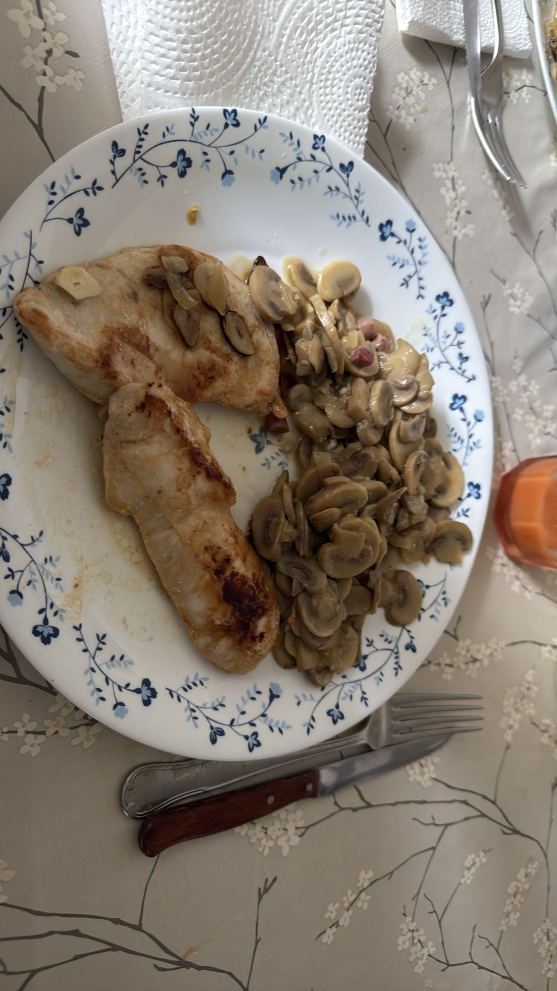 Pollo con champiñones