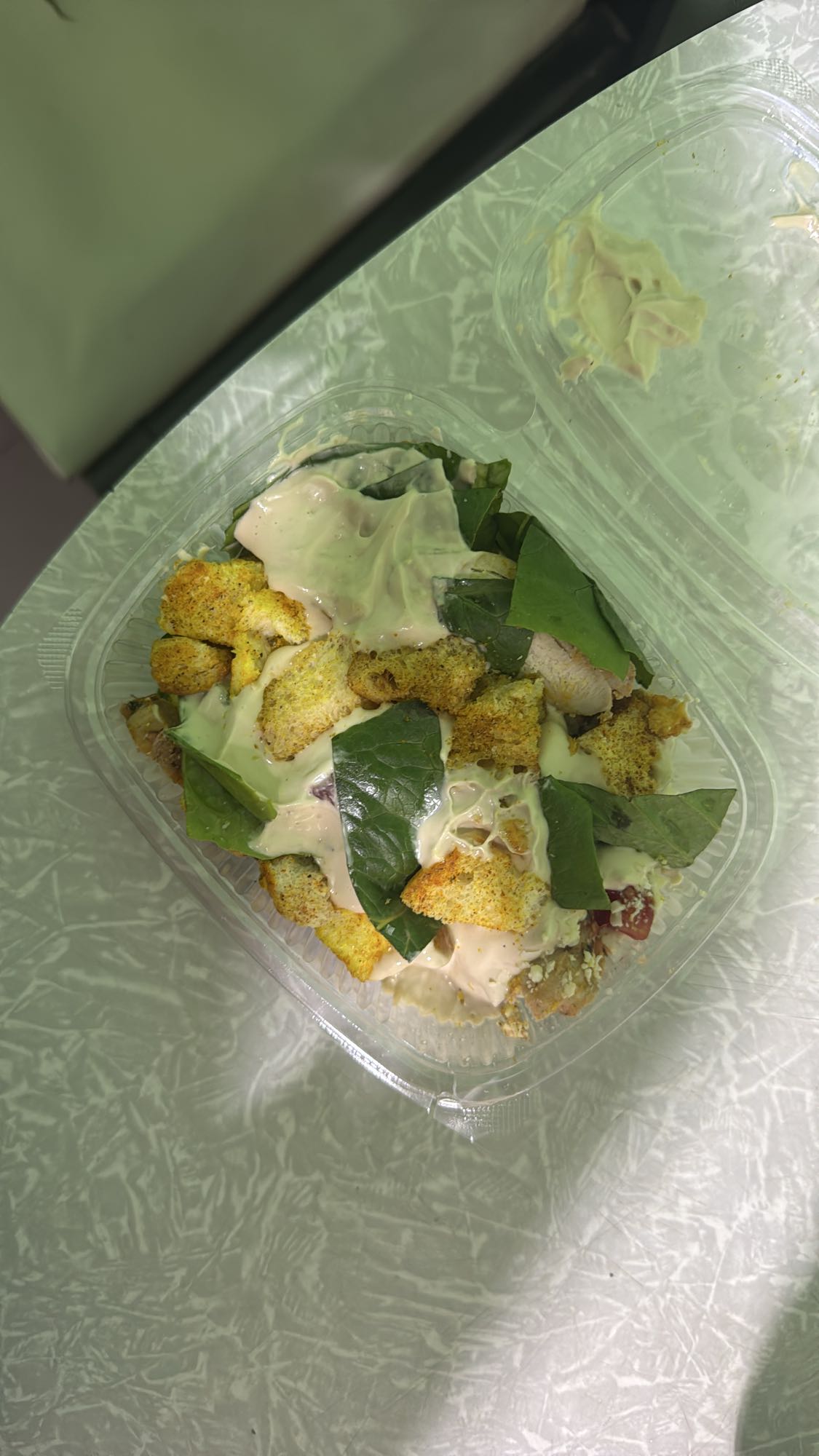 Հավի կեսար աղցան