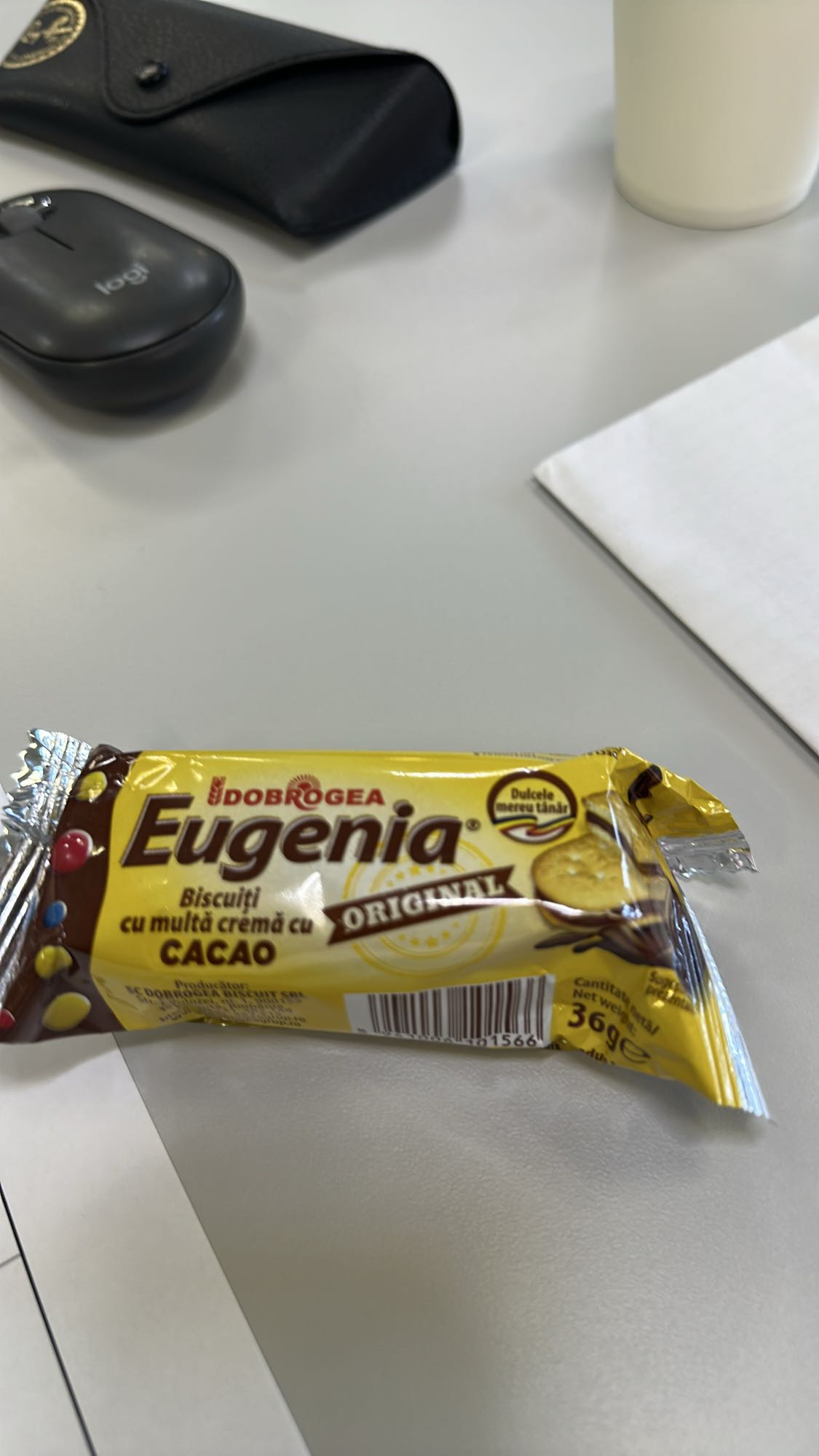 Eugenia cacao biscuit