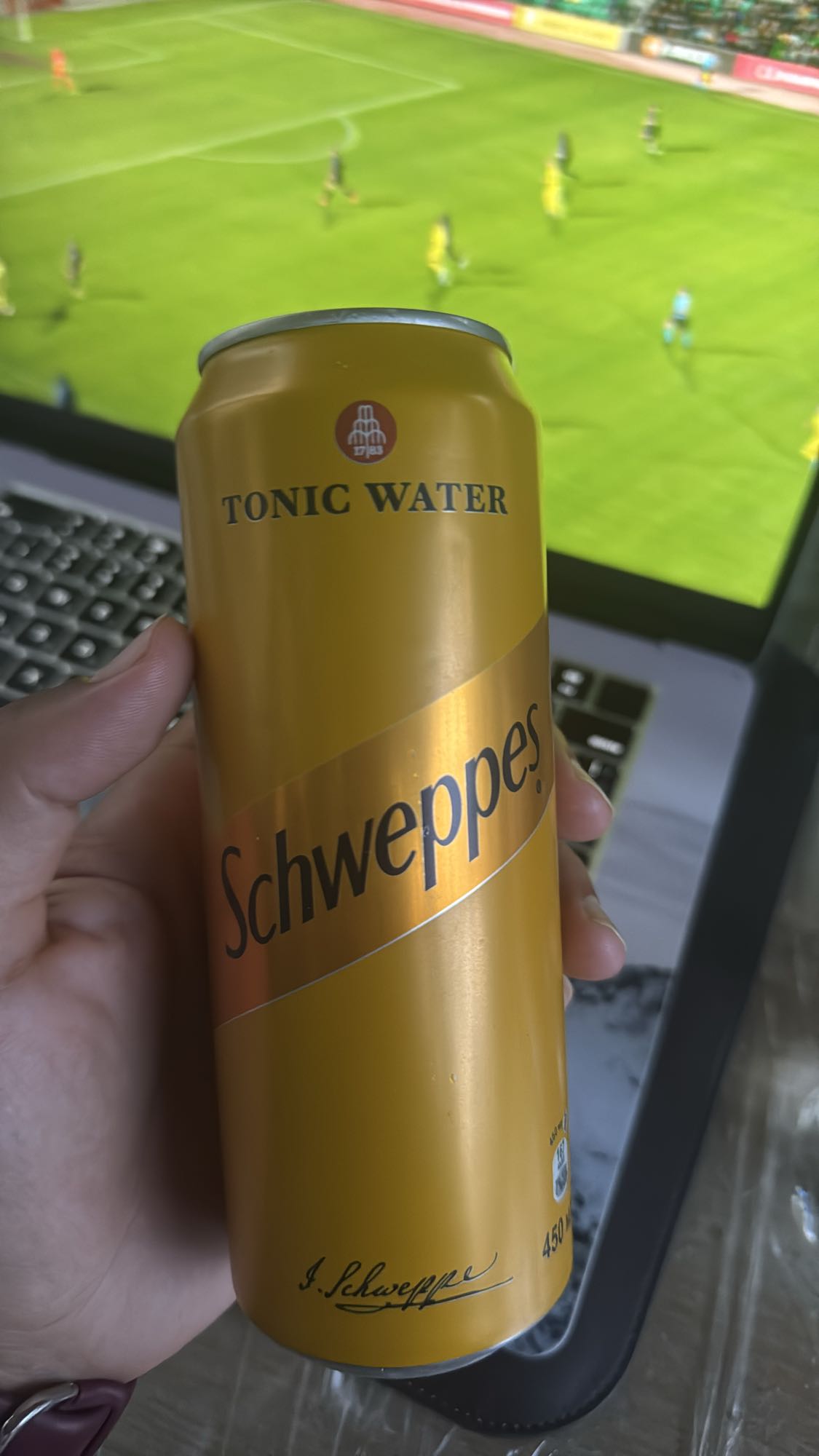 Тоник Швеппес