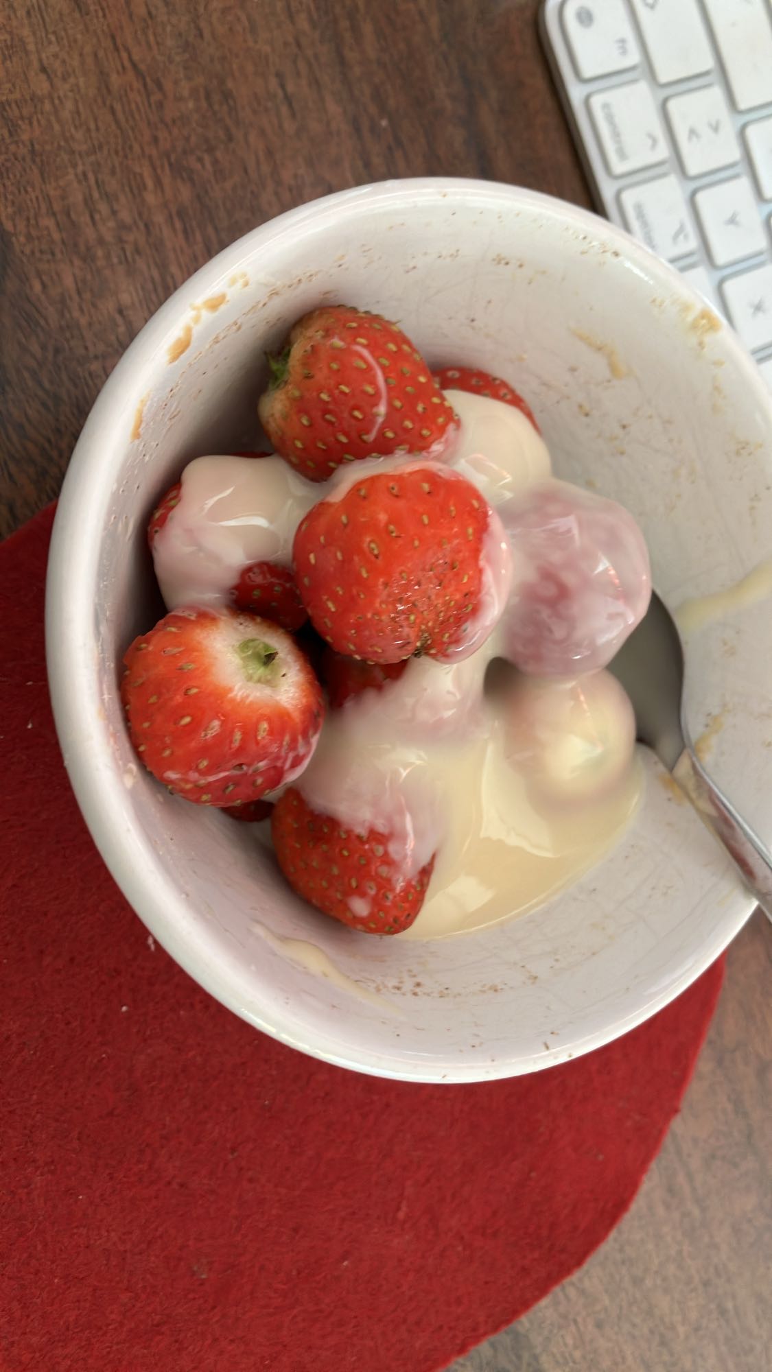 Morangos com leite condensado