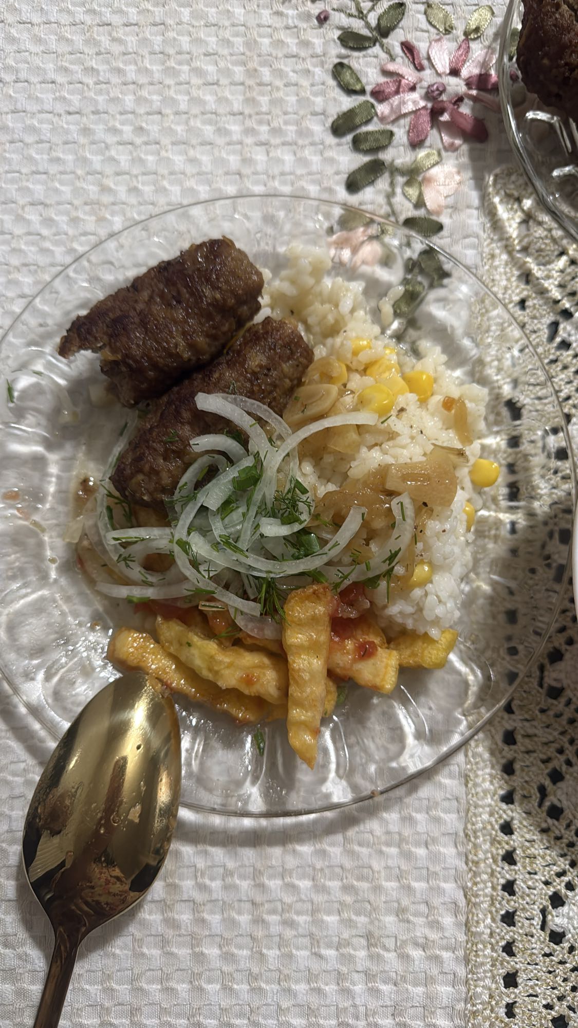 Кебаб с рисом и овощами