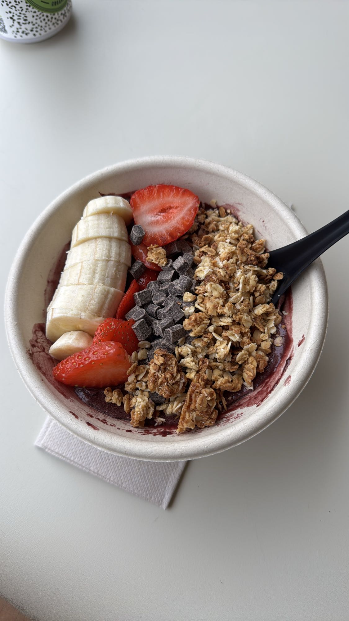 Tazón de açaí con frutas
