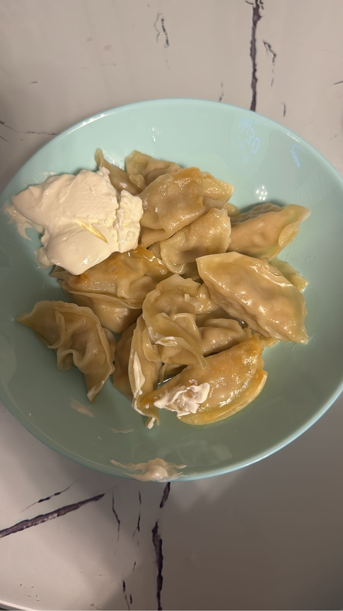 Пельмени с сметаной