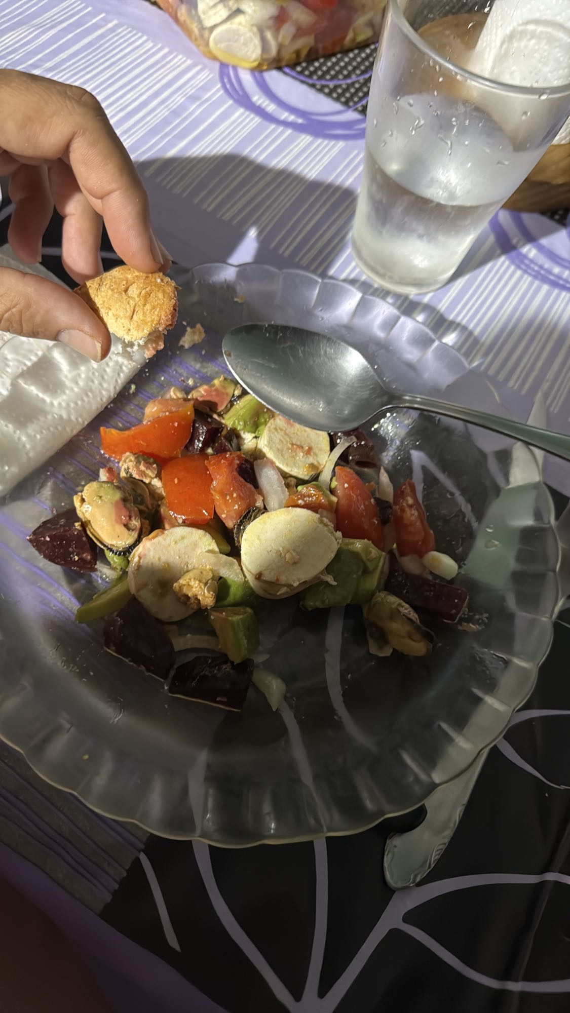 ensalada mixta con pan