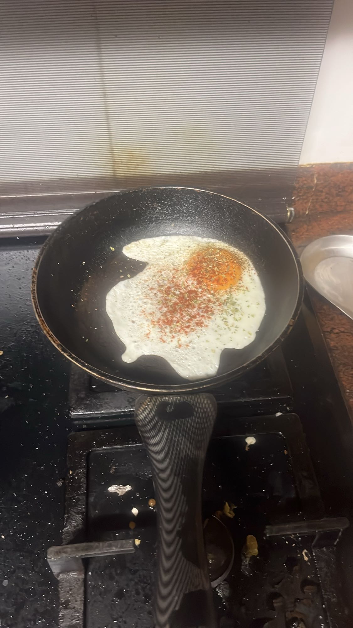 huevo frito con especias