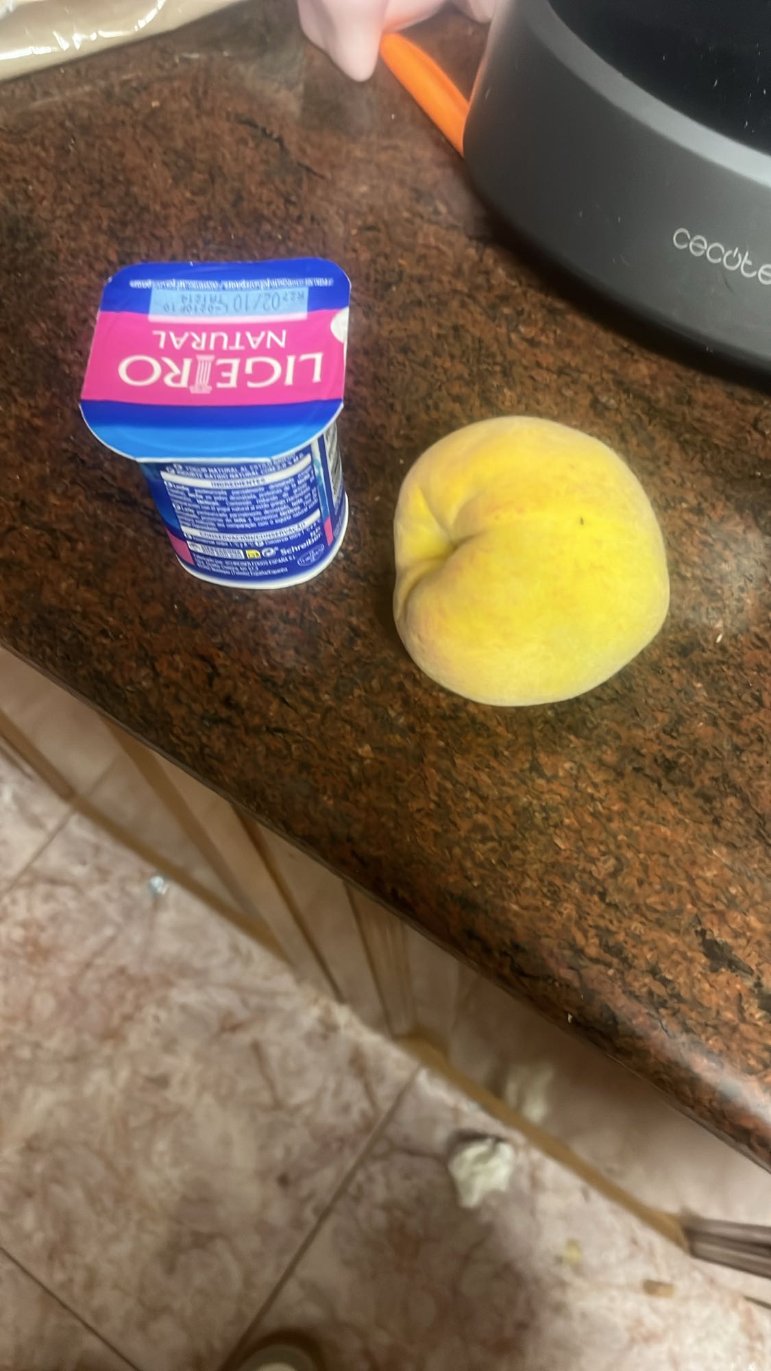 yogur natural y durazno