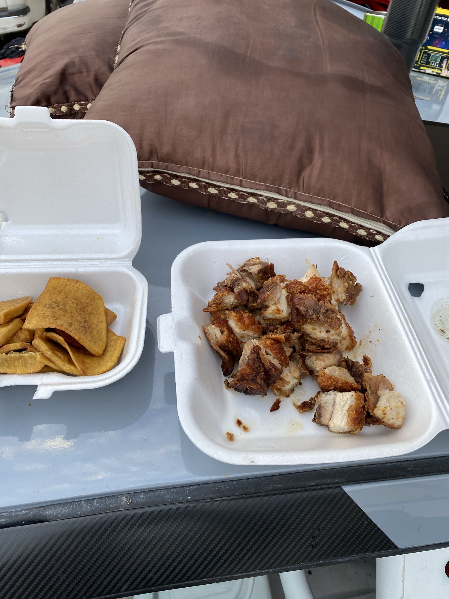 Chicharrón con batata frita