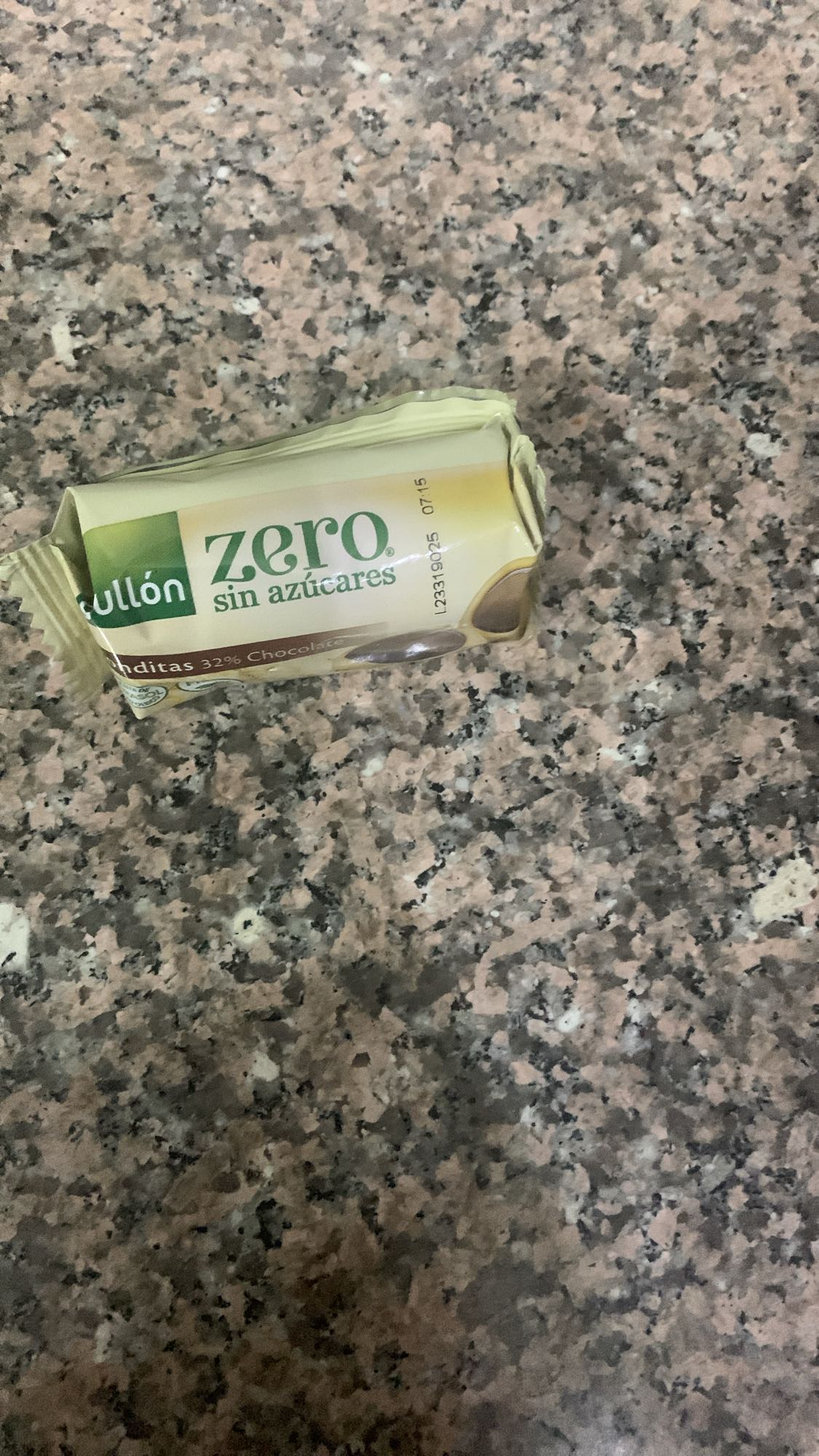 Sugar-free chocolate biscuit