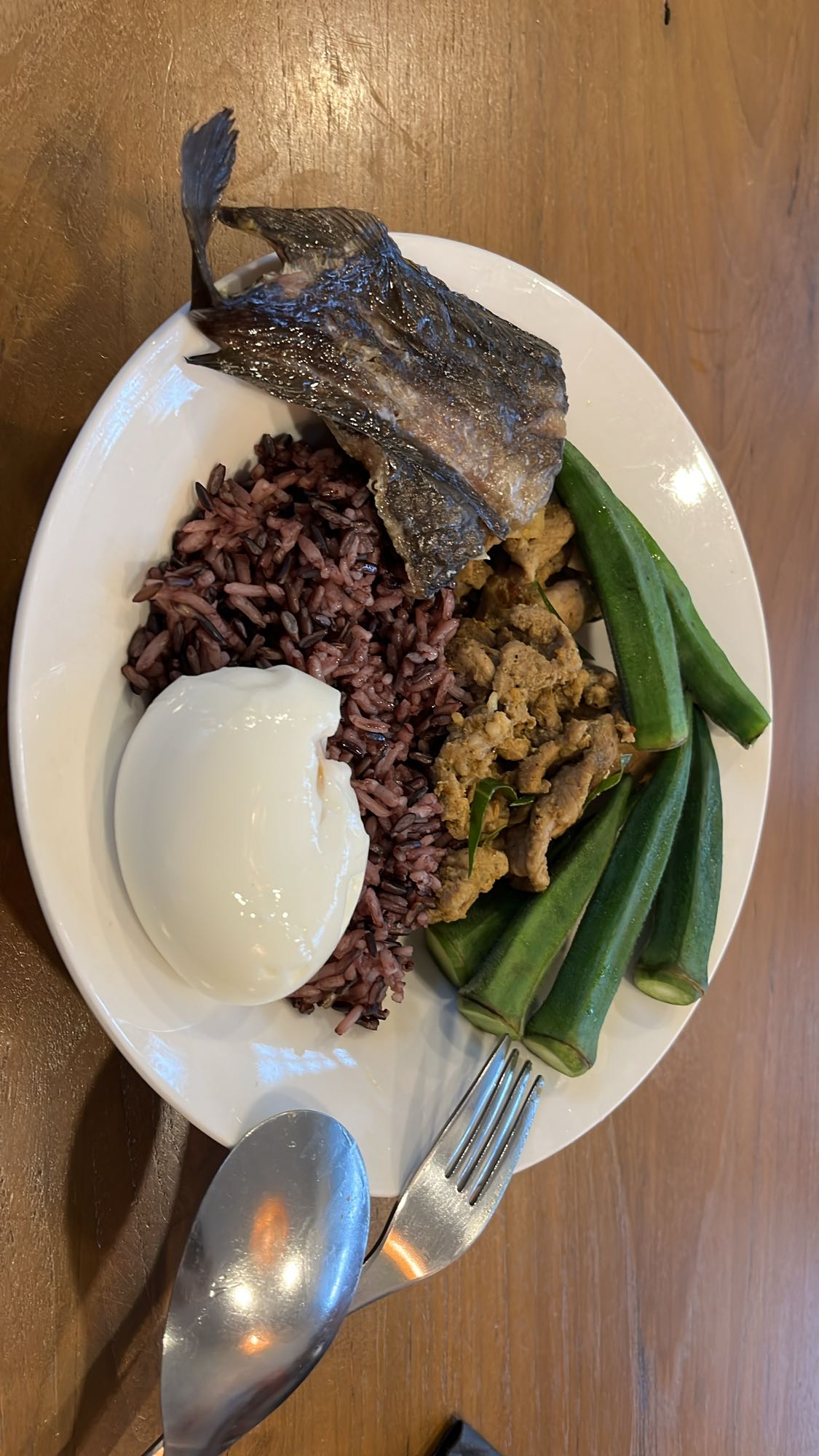 Egg, fish, rice & okra plate