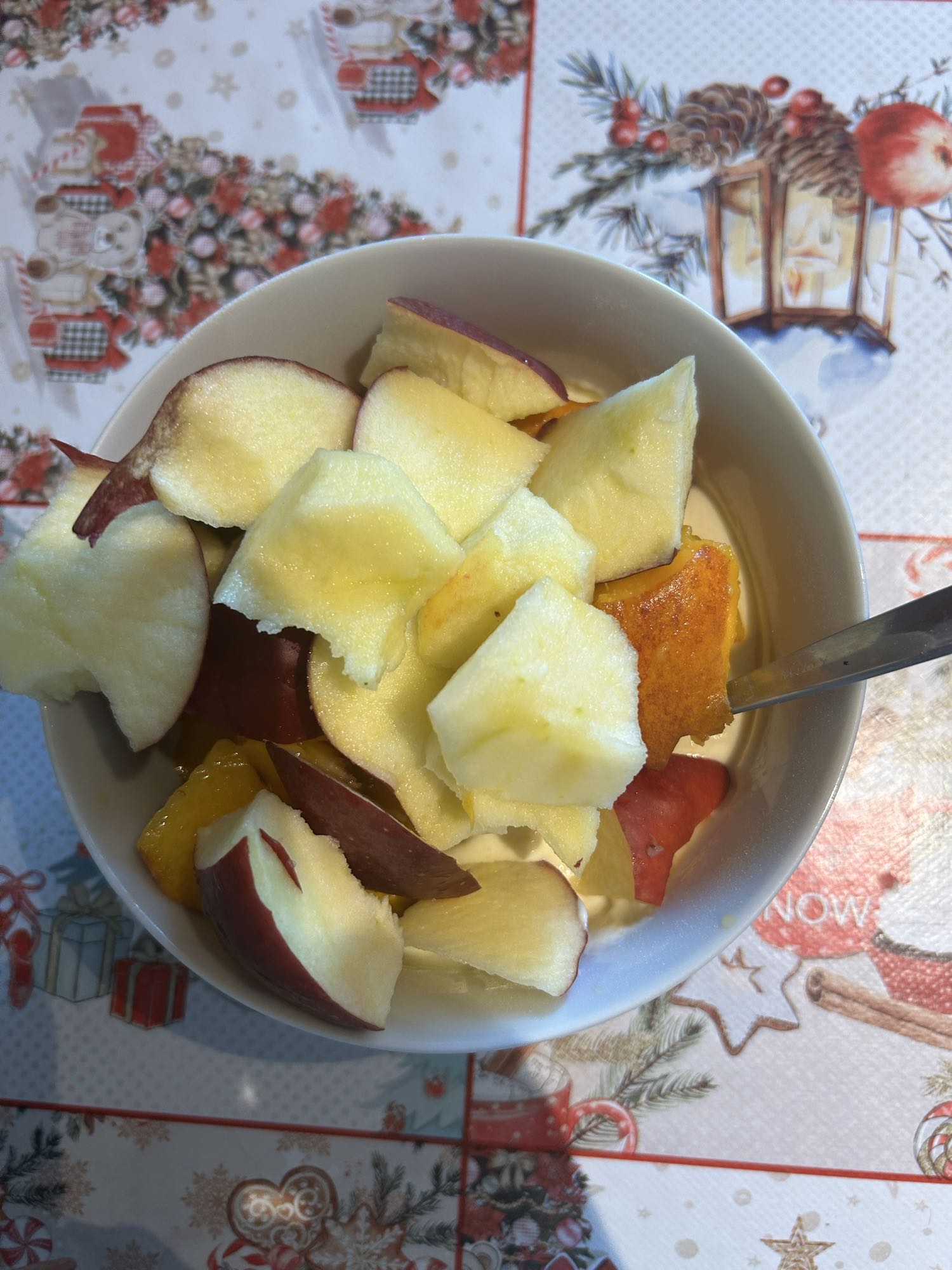 Iaurt proteic cu fructe