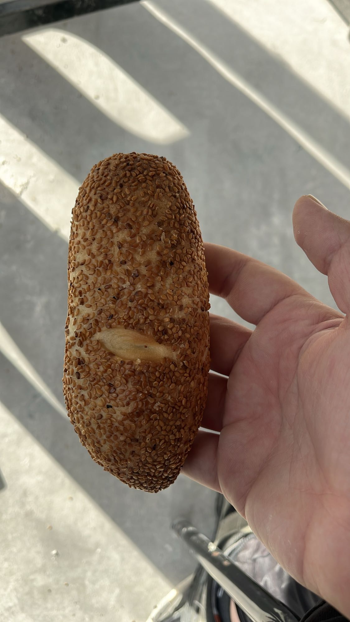 Susamlı küçük ekmek