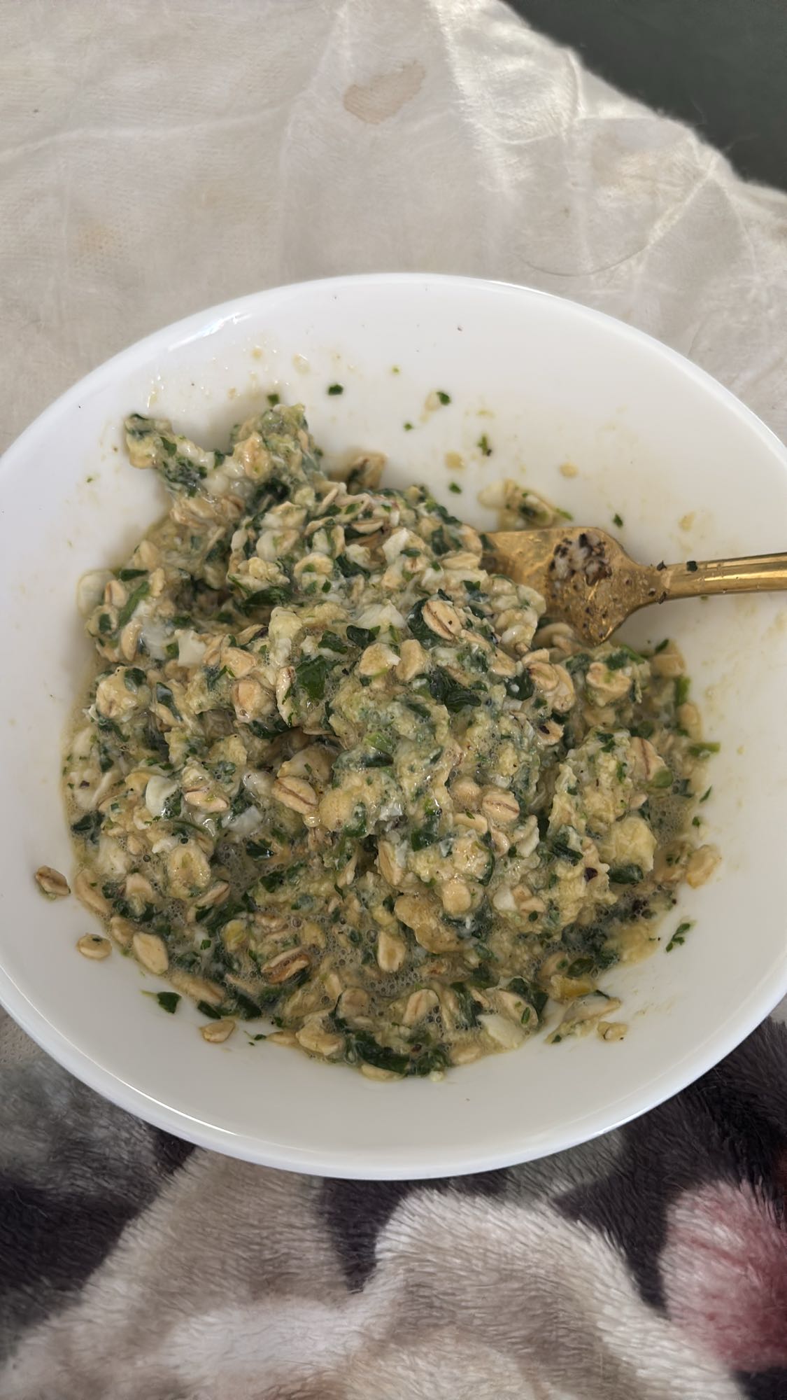 owsianka ze szpinakiem i jajkiem