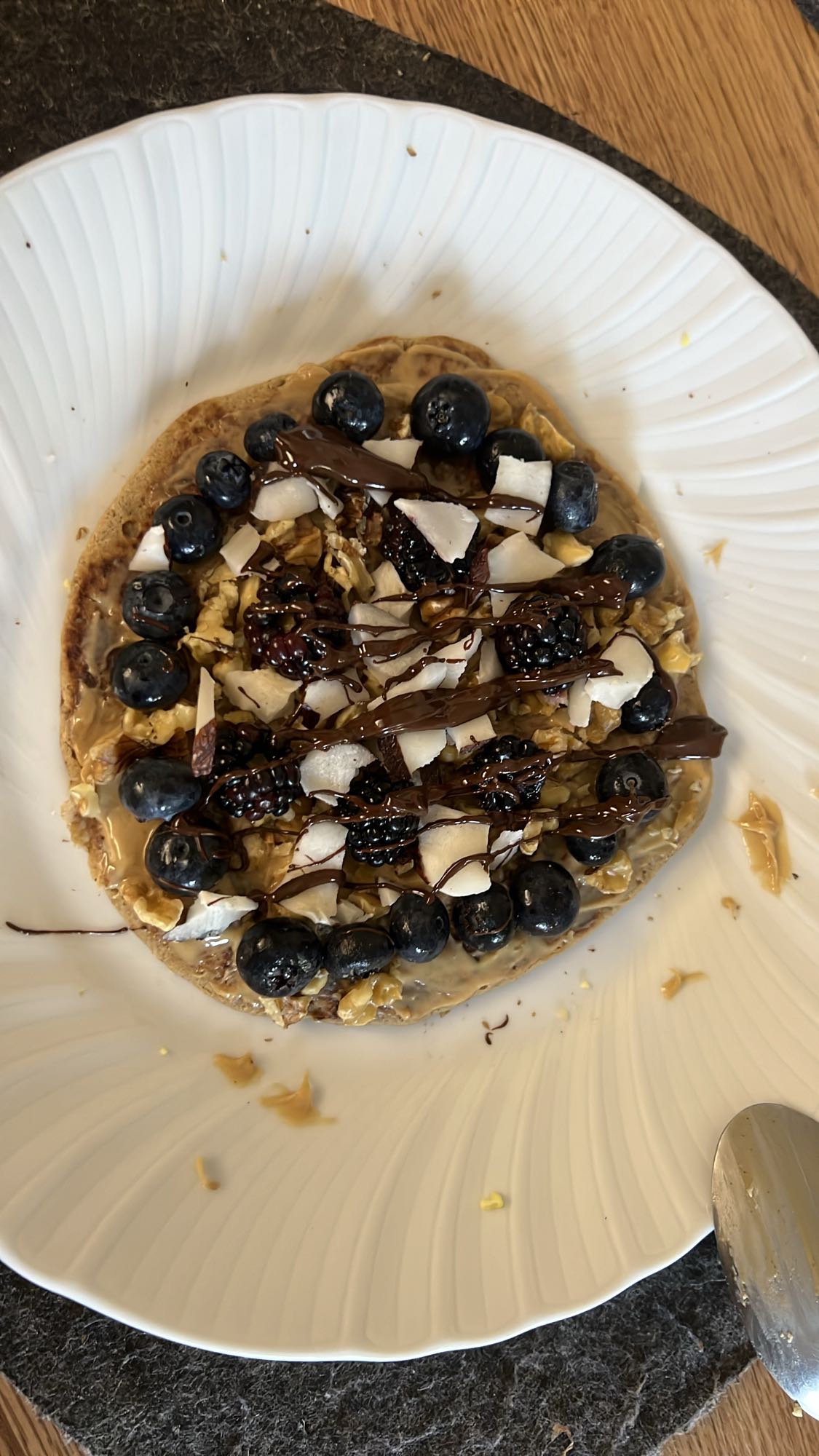 Berry Nut Breakfast Flatbread