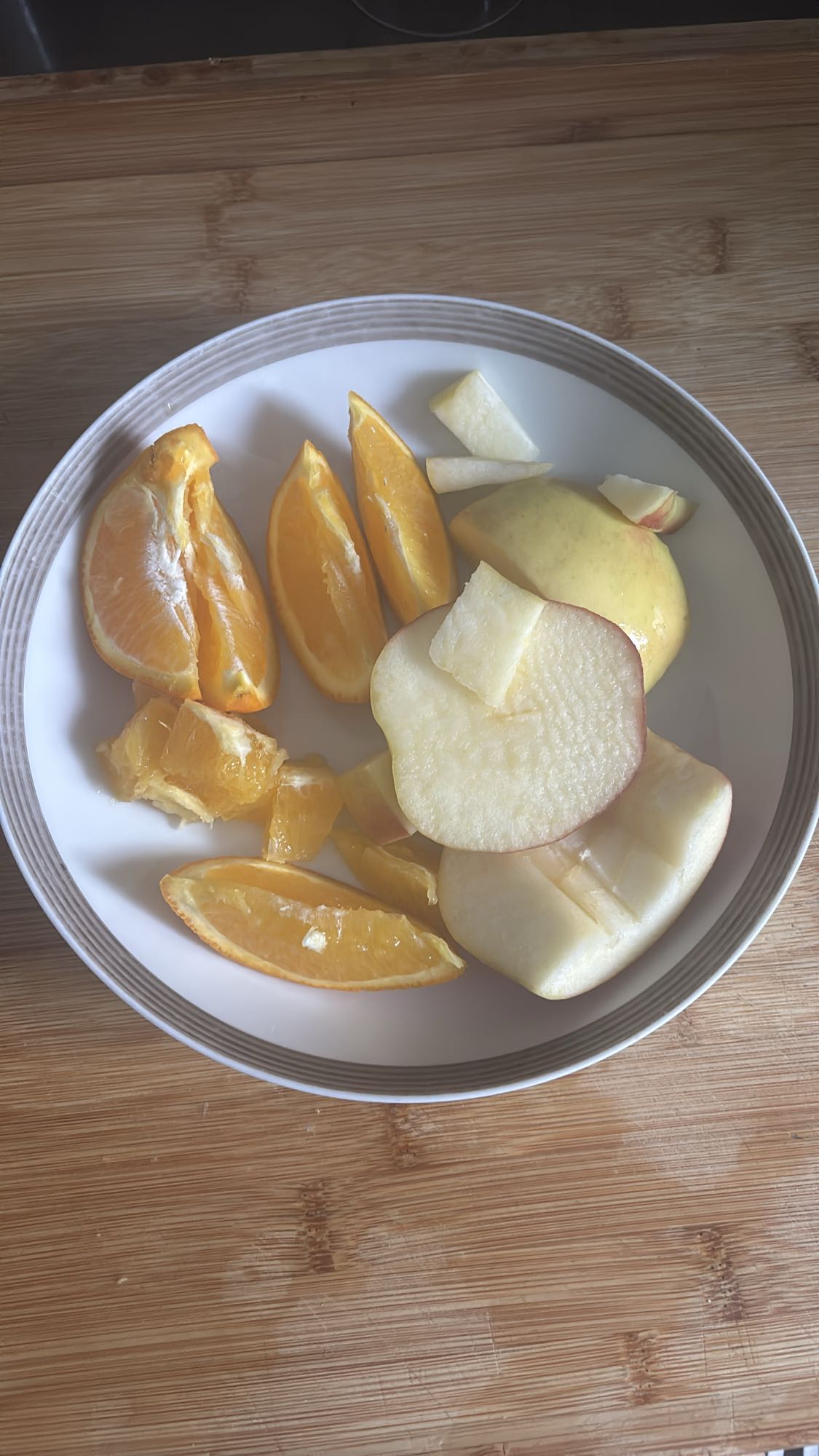 Assiette de fruits frais