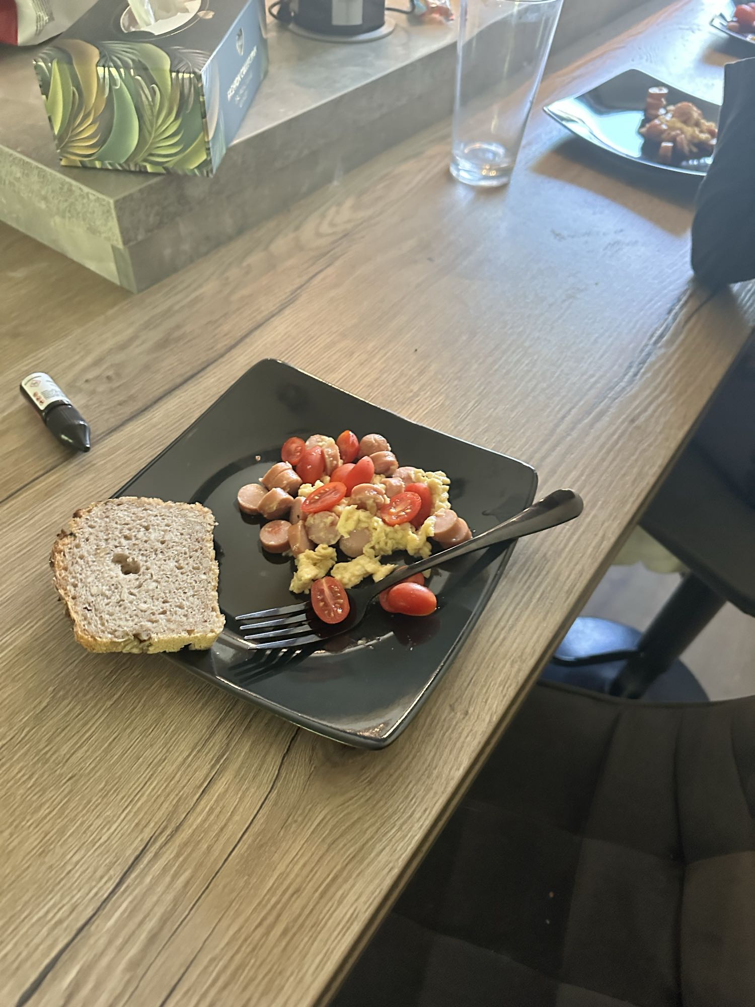 Jajecznica z parówkami