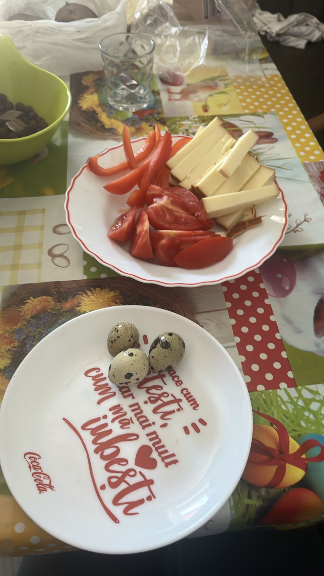 Mic dejun cu ouă și brânză