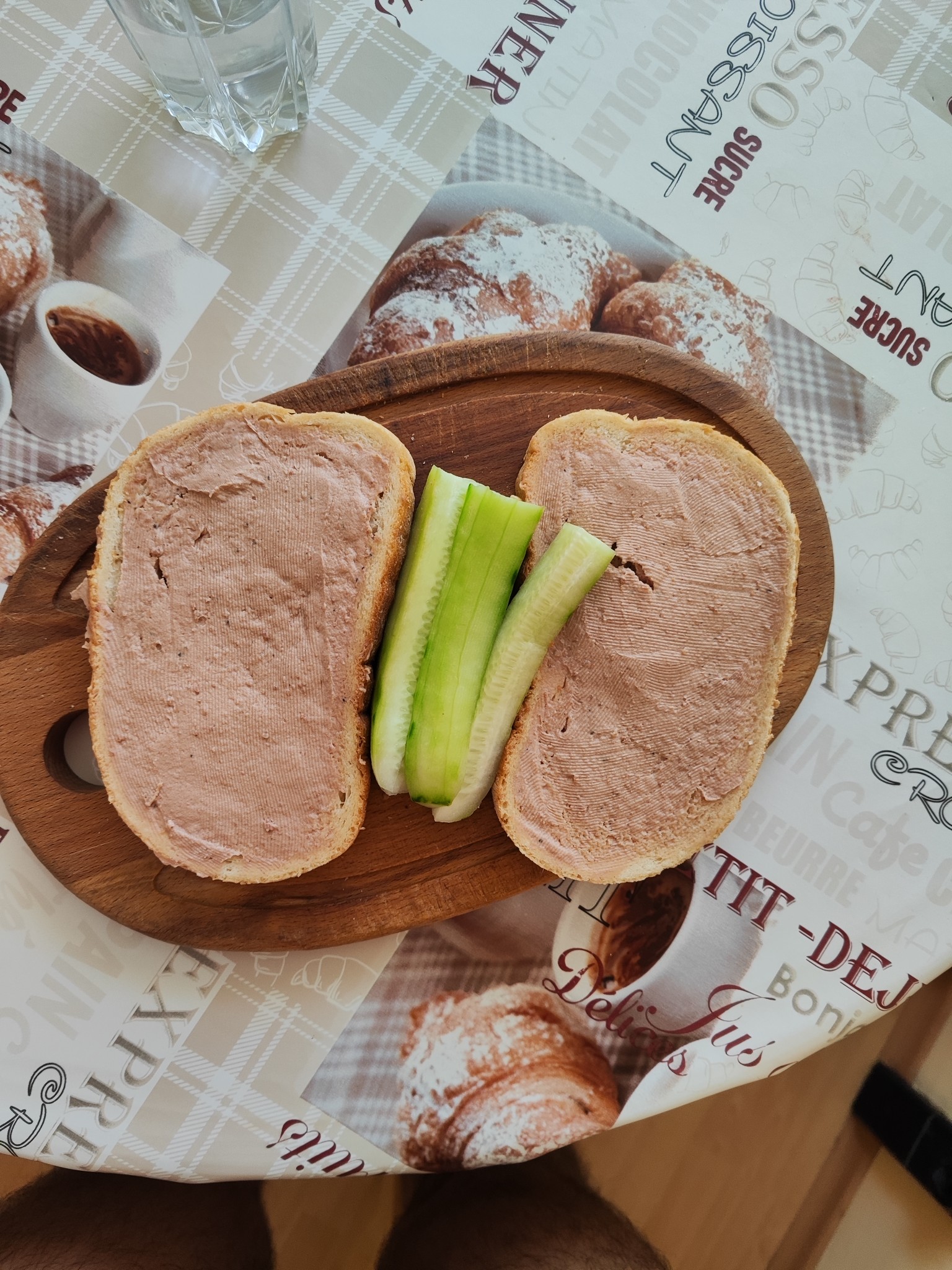 Pâté Sandwich with Cucumber
