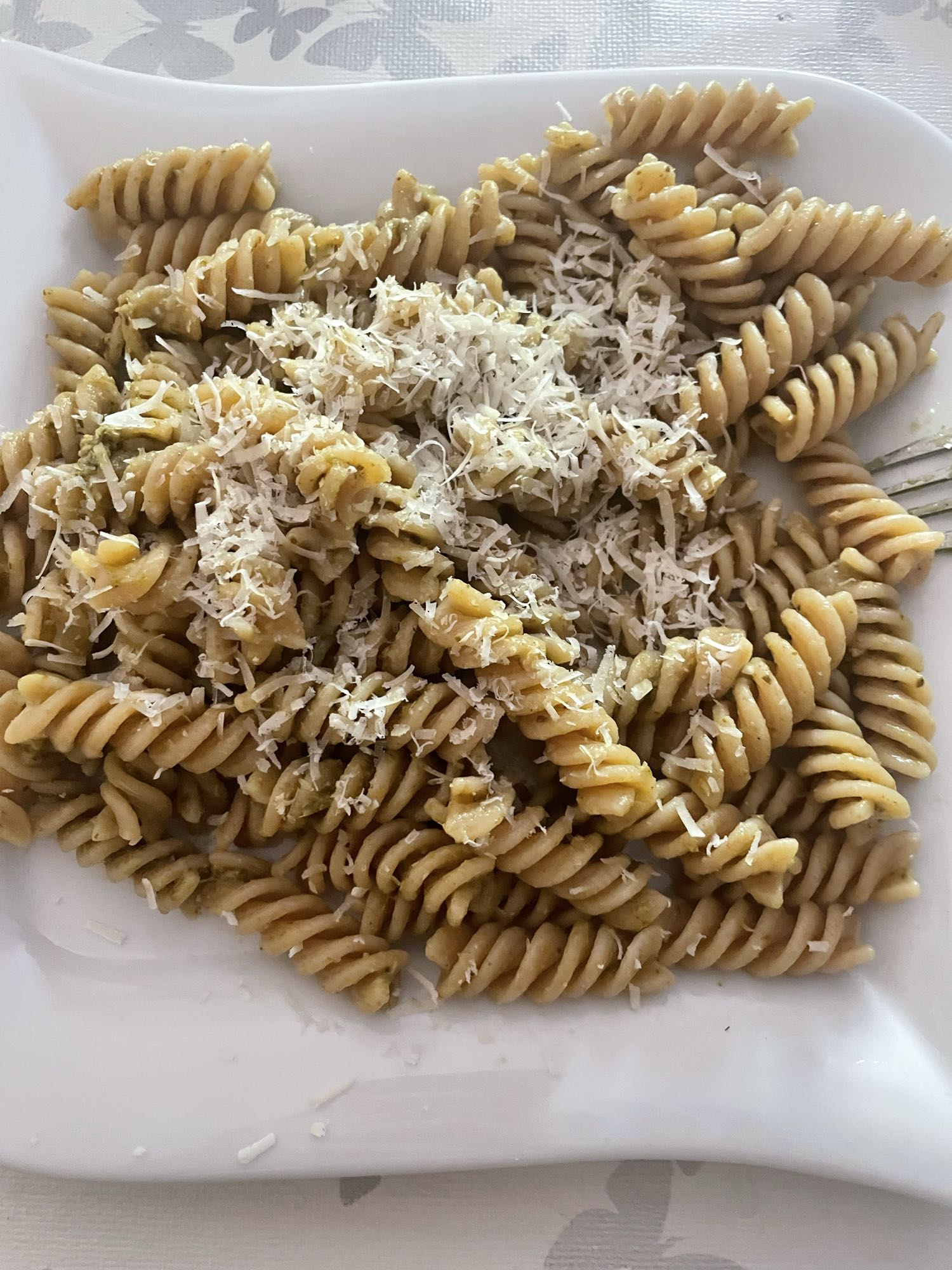Pasta mit Pesto & Käse