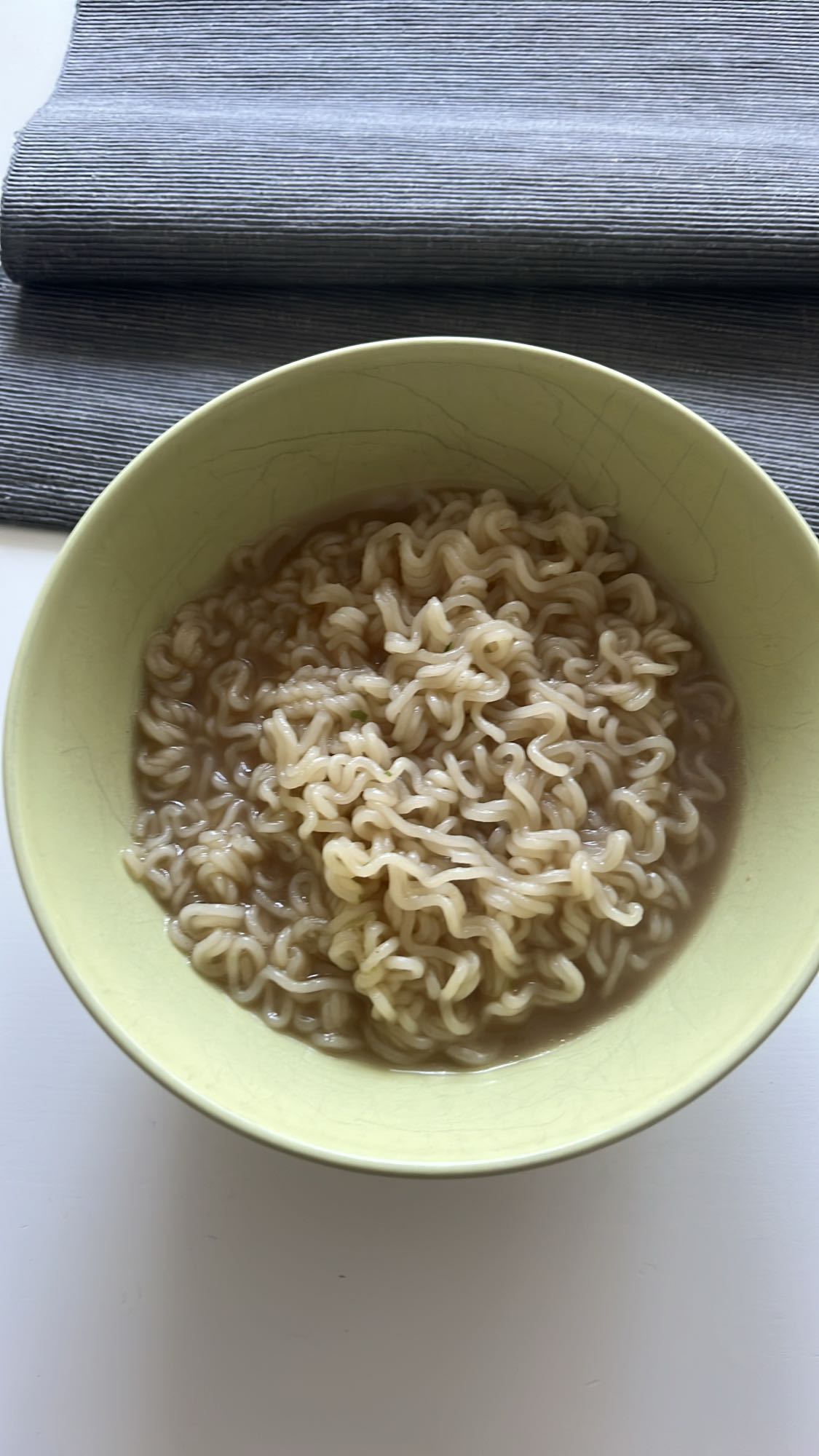 Snabbnudlar i buljong