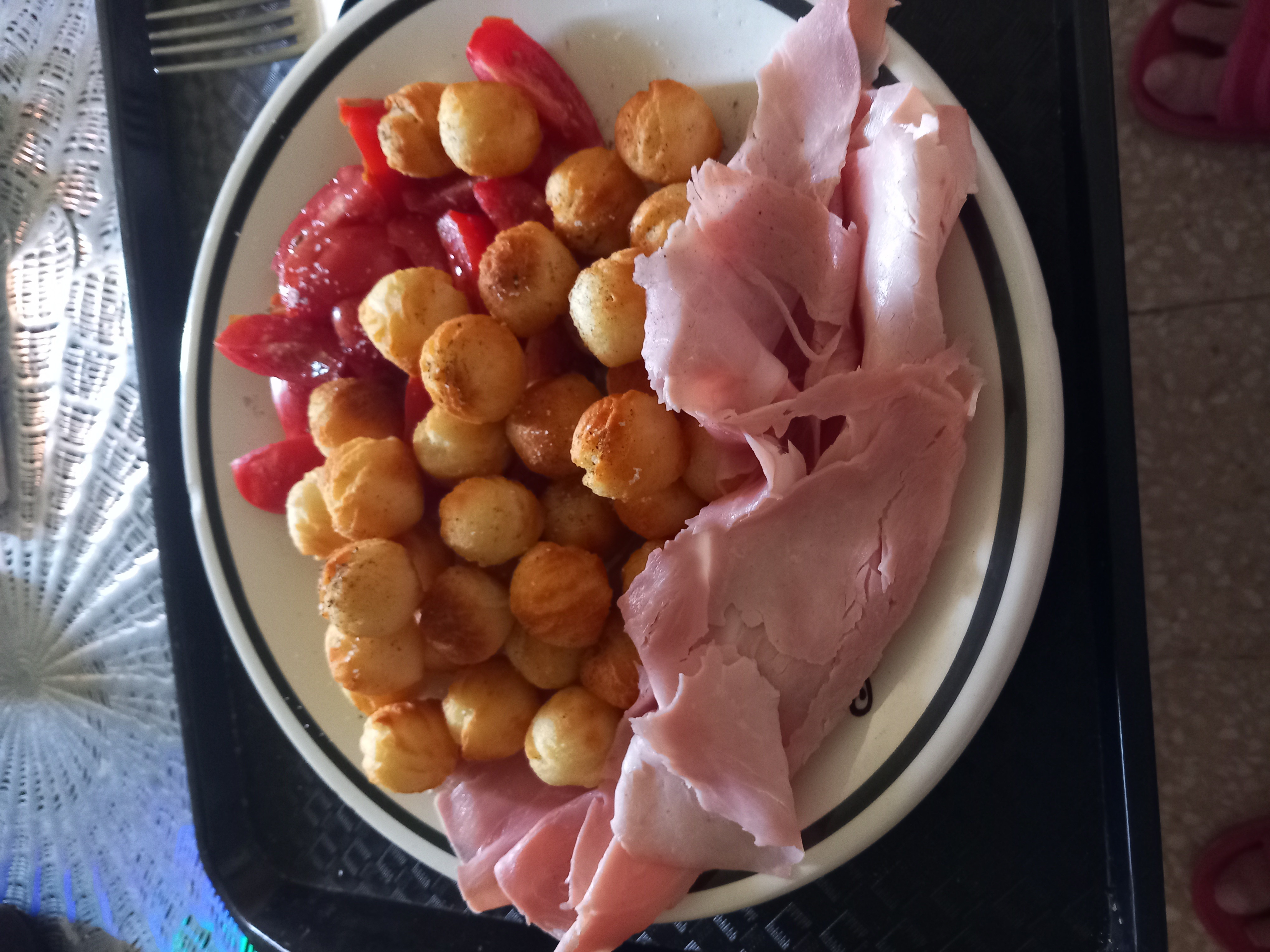 Pommes noisettes, jambon, tomate