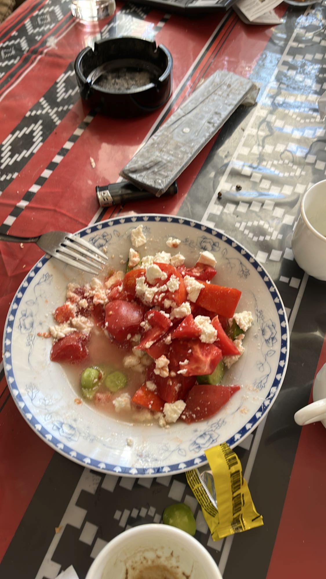 Доматена салата със сирене