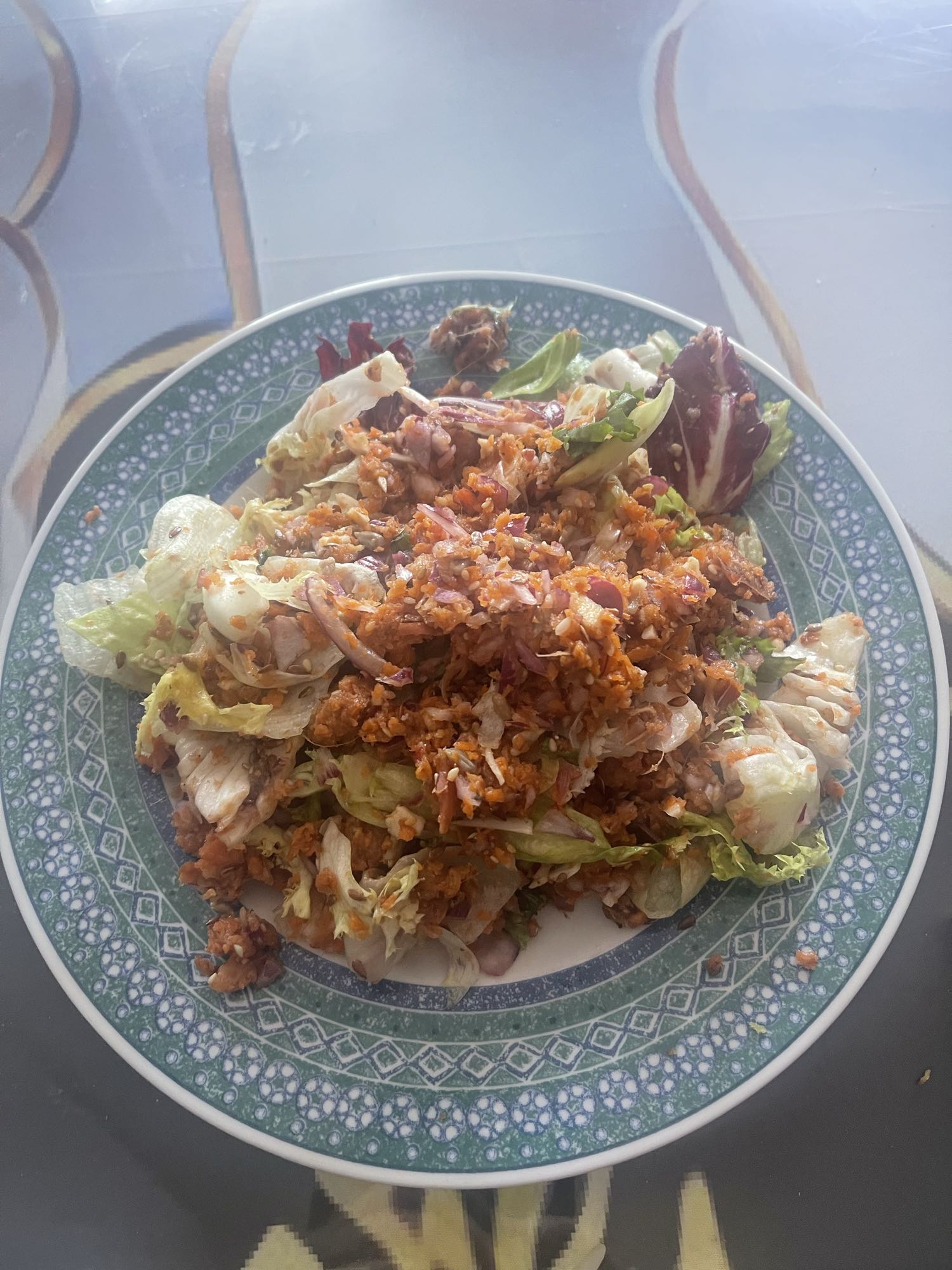 Salade de légumes et viande