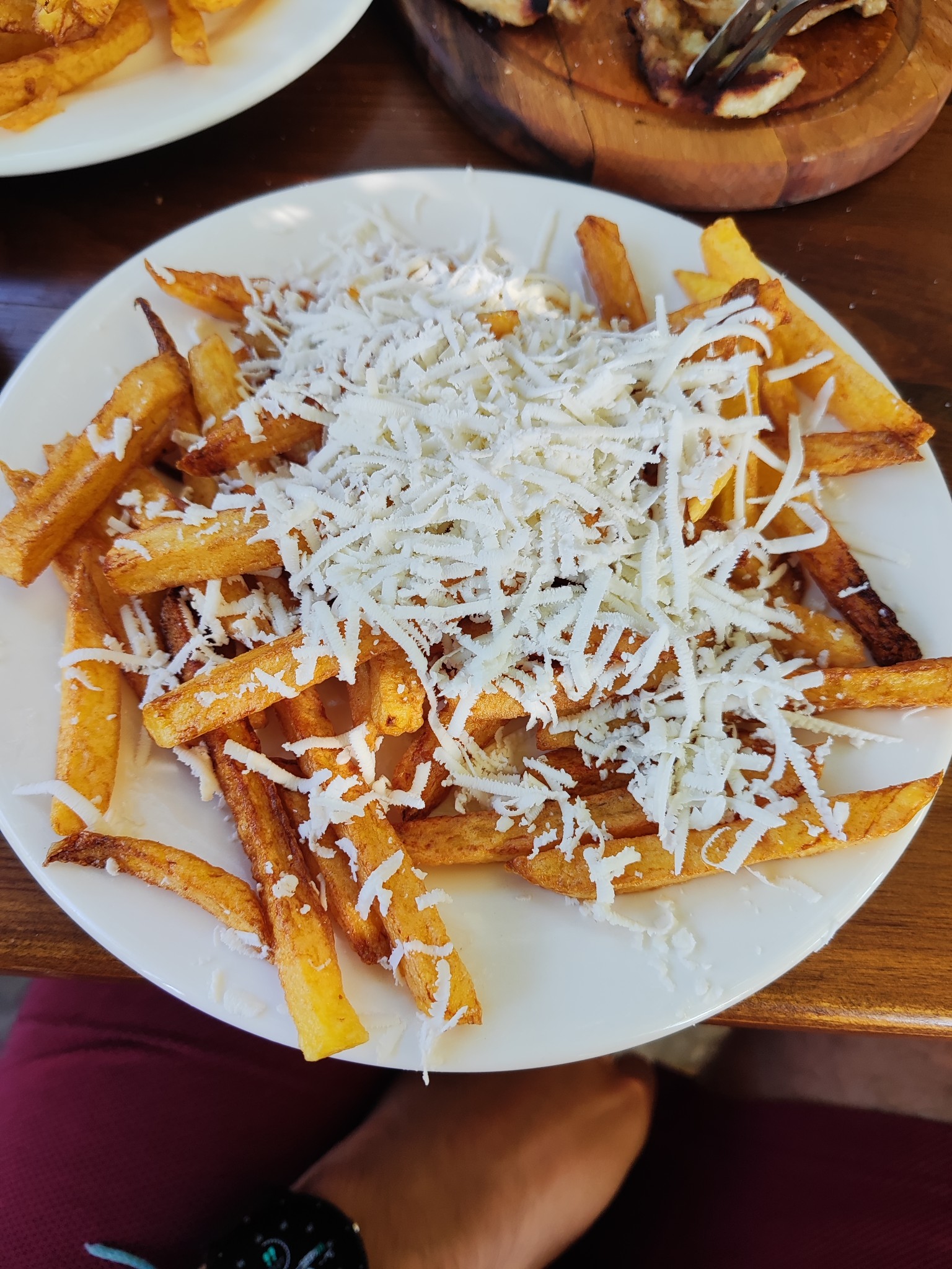 Fries with grated cheese