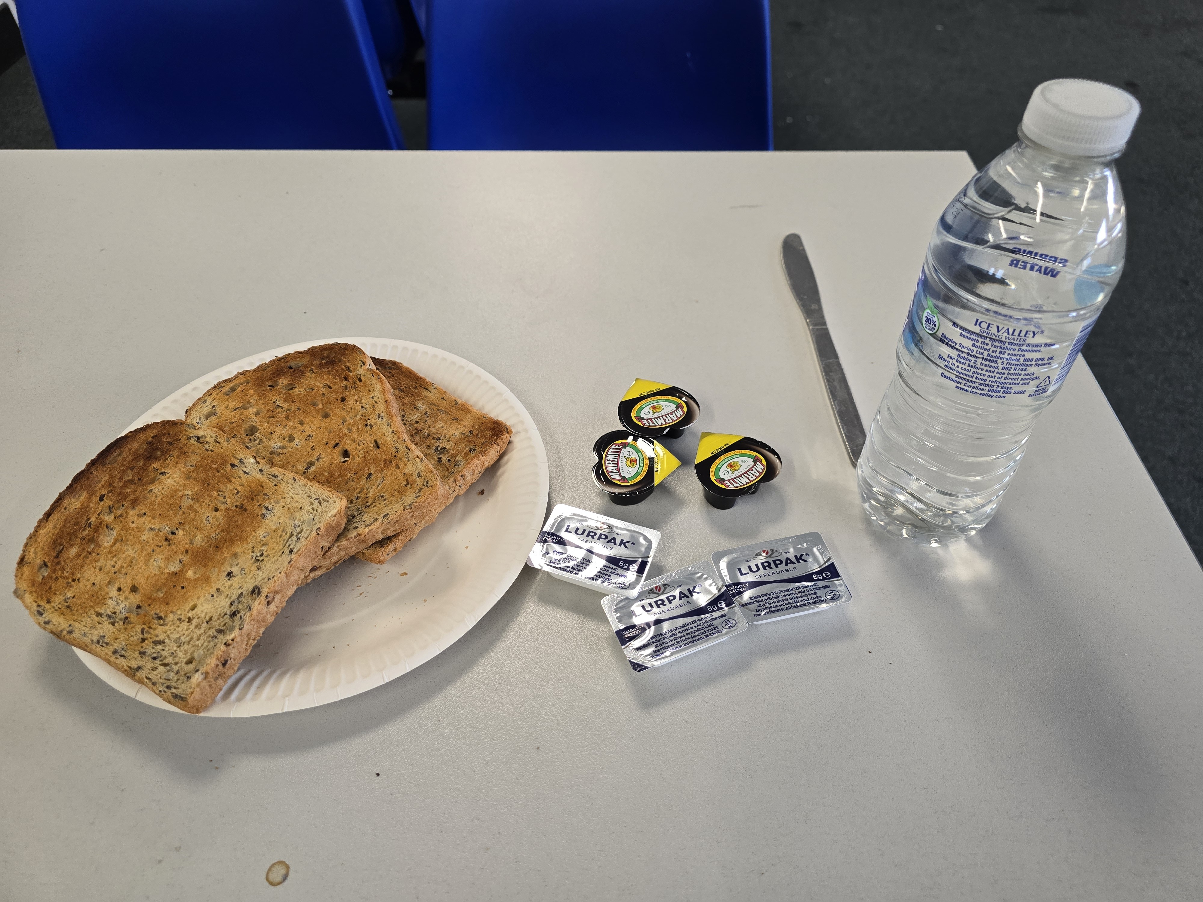 Toast with butter and marmalade