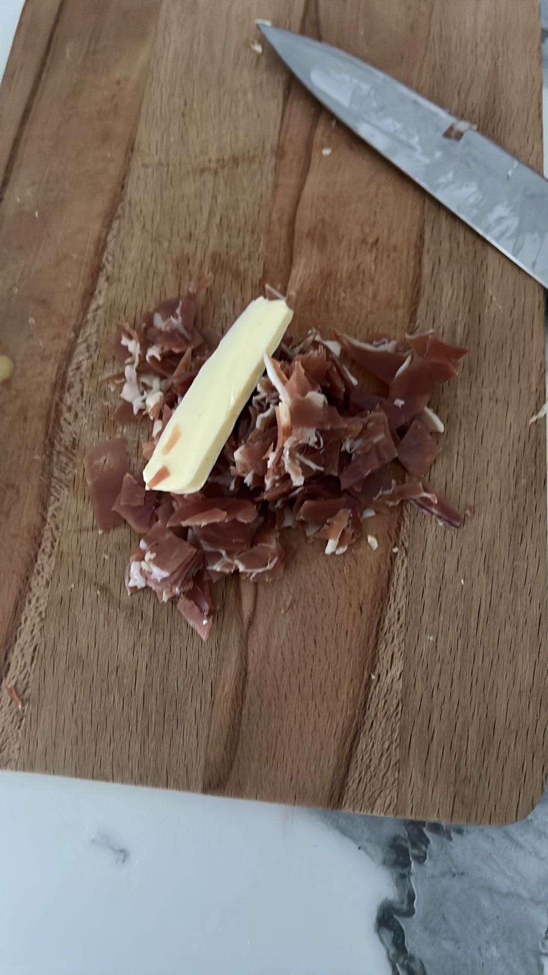 պանիր և հում միս