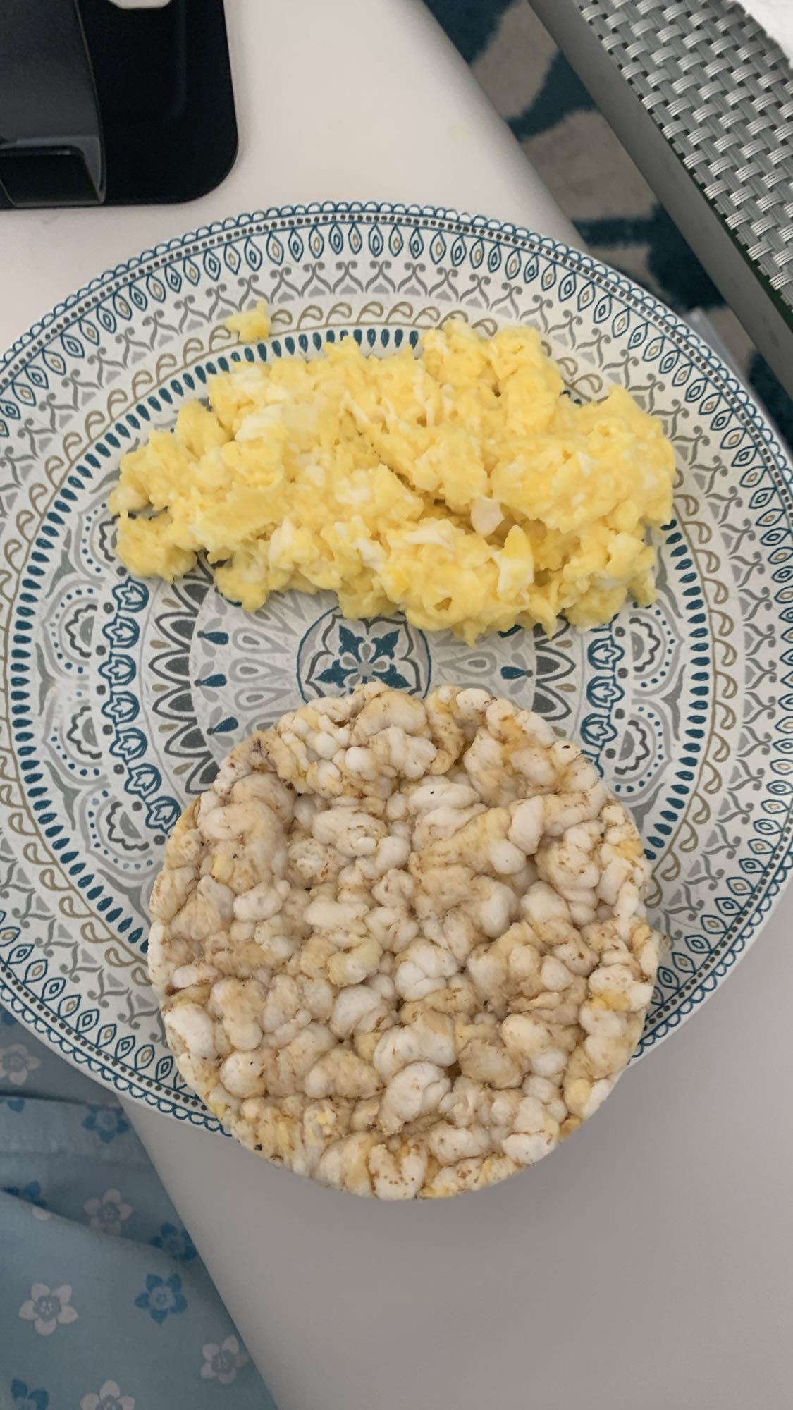 œufs brouillés et galette