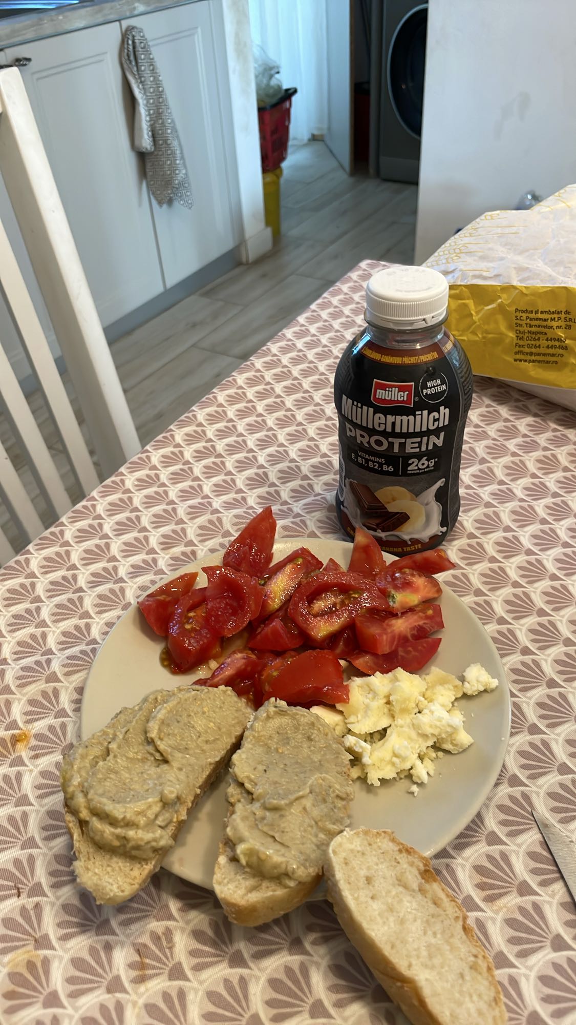 Mic dejun cu legume și lapte