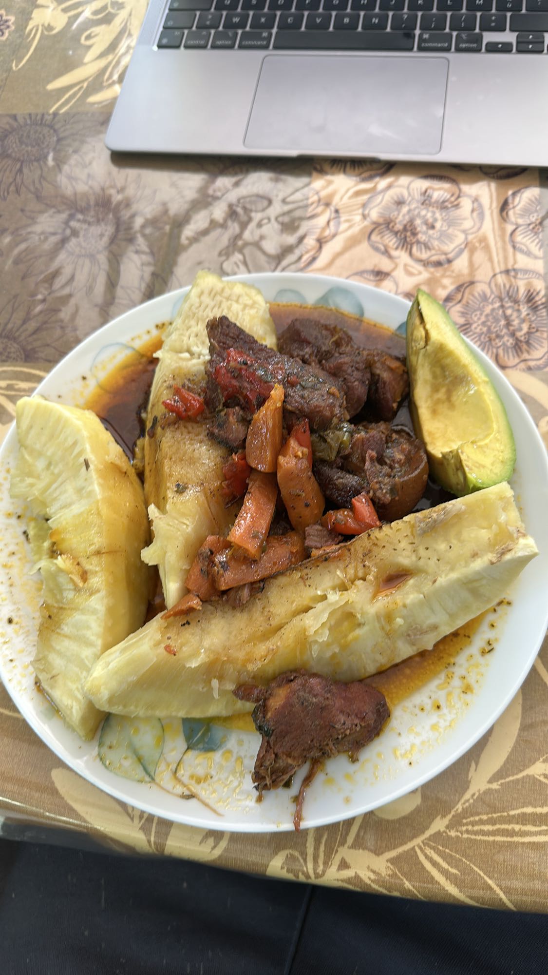 Igname, ragoût, avocat