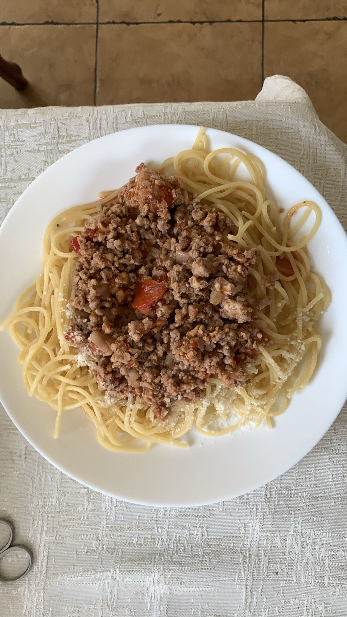 Spaghetti z mięsem mielonym