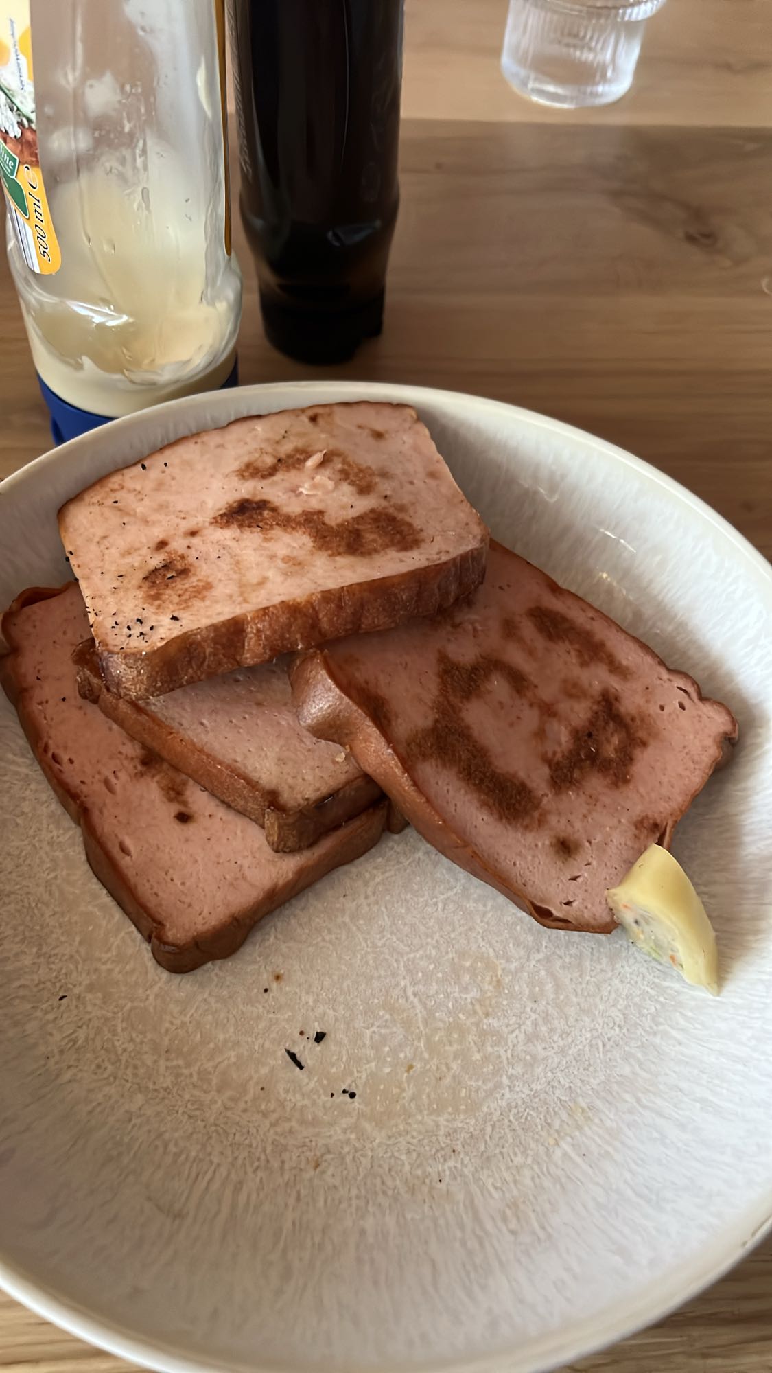 Gebratene Leberkäse-Scheiben