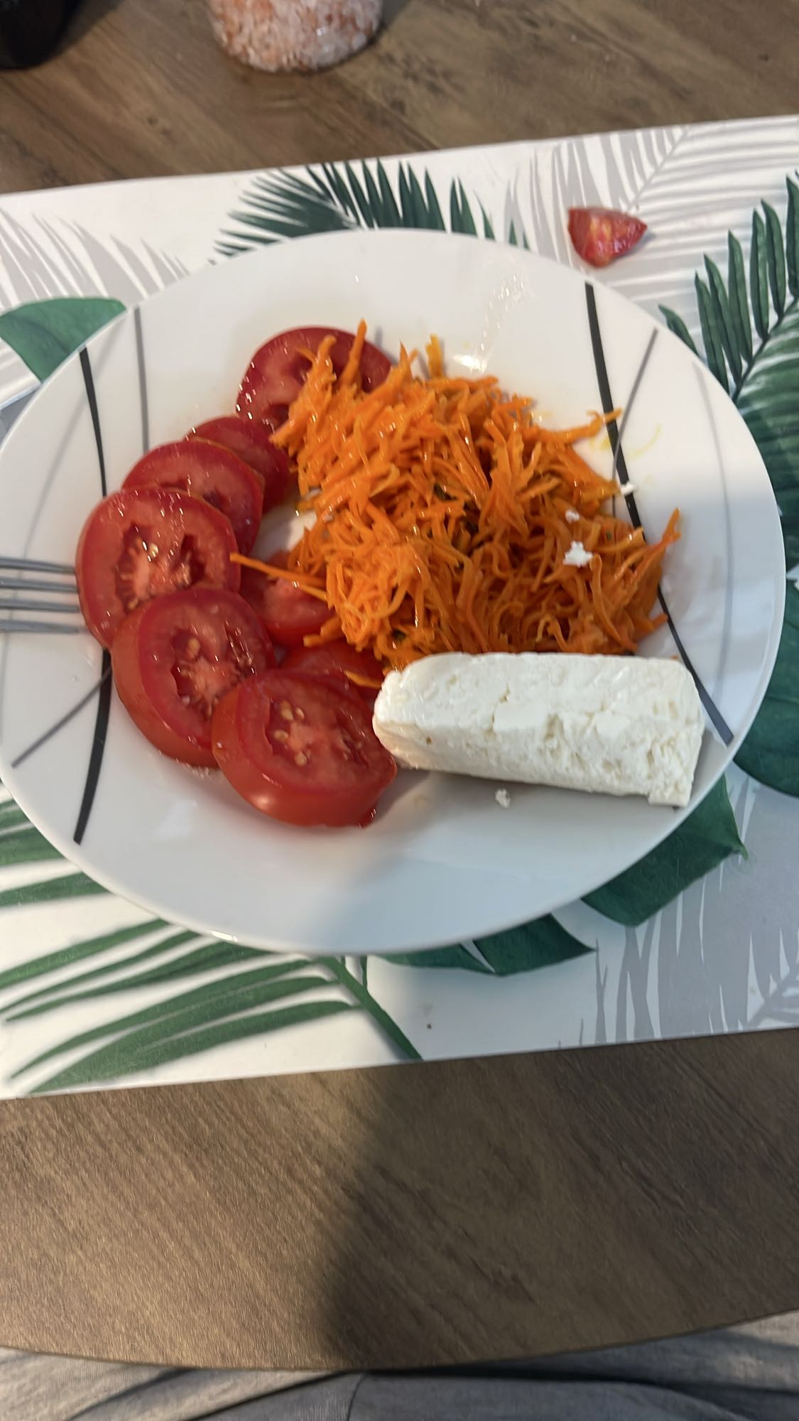 Assiette tomate carotte feta