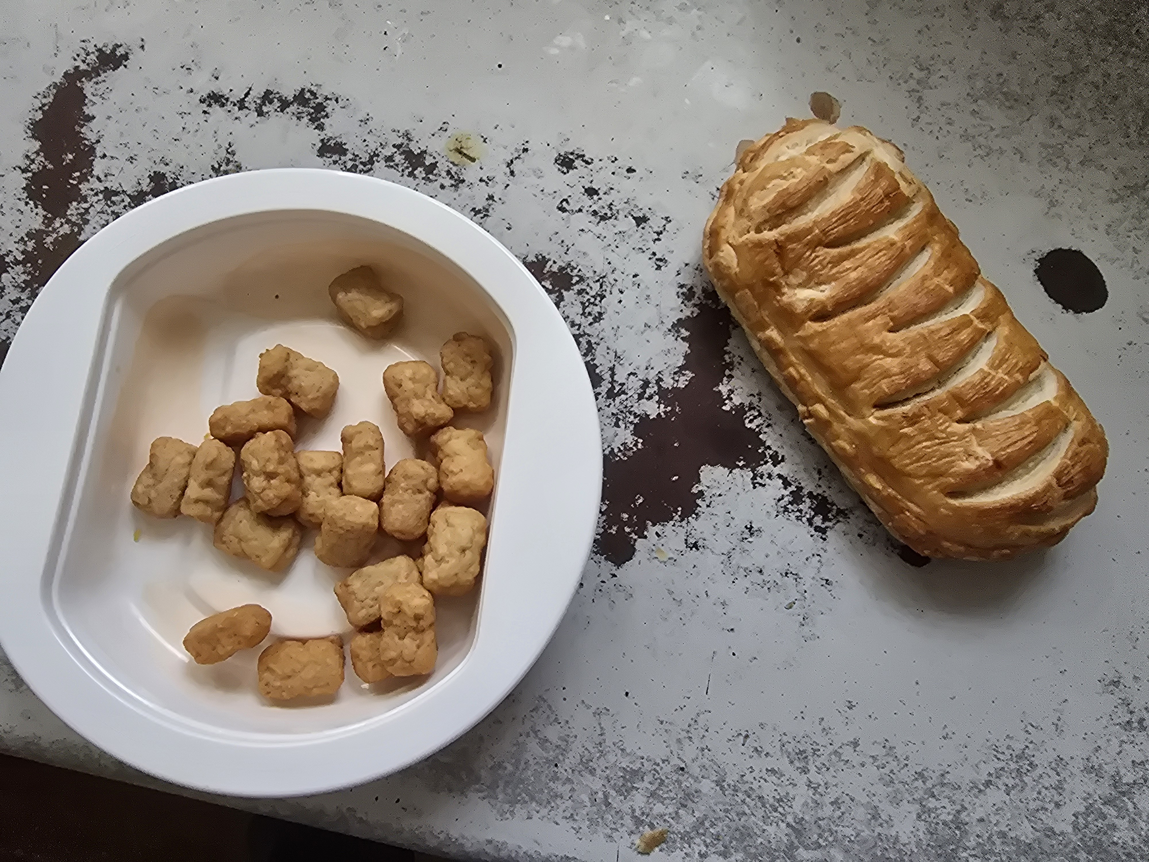 Nuggets and Pastry Roll